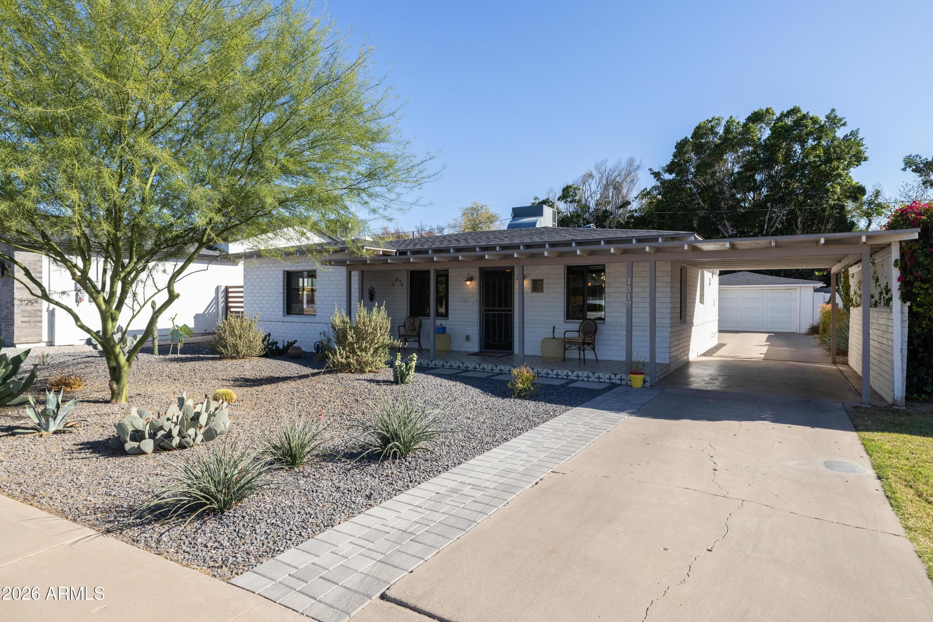 1517 E Pinchot Ave — photo 1