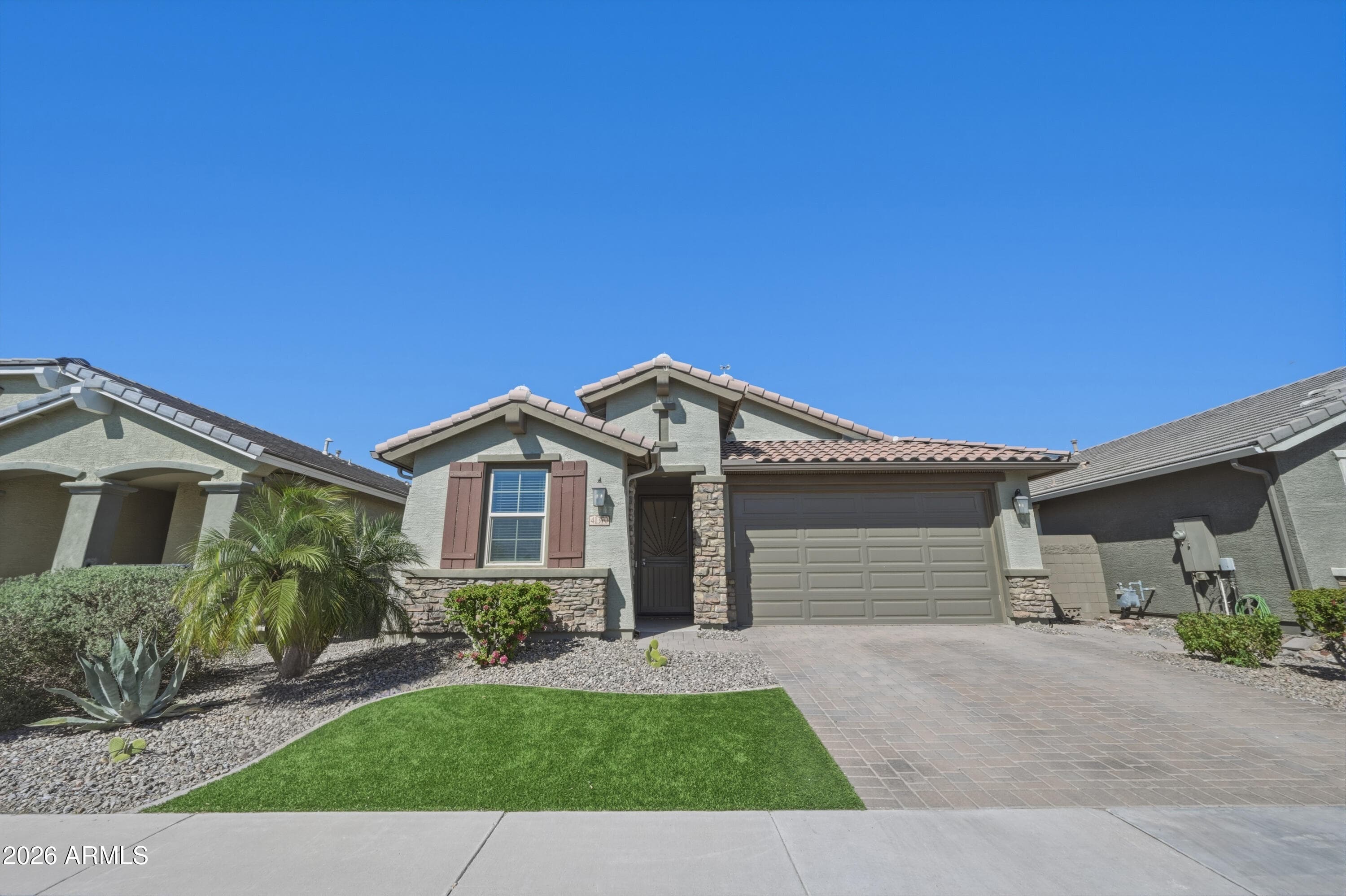 41370 W Somerset Dr — photo 1
