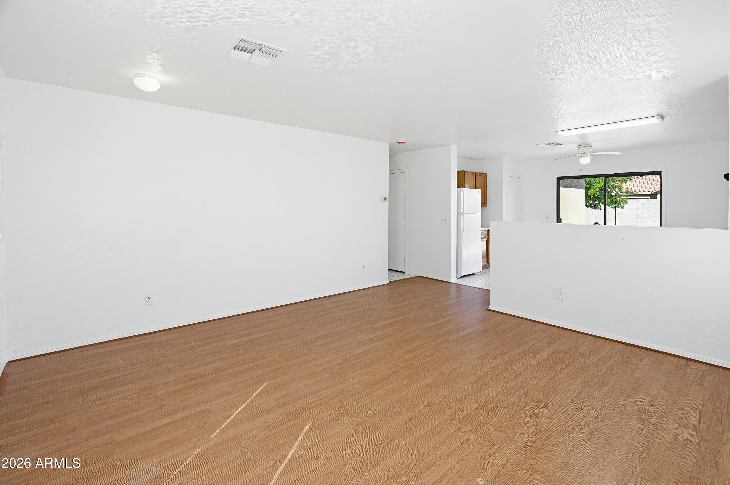 2534 W Roeser Rd — photo 2