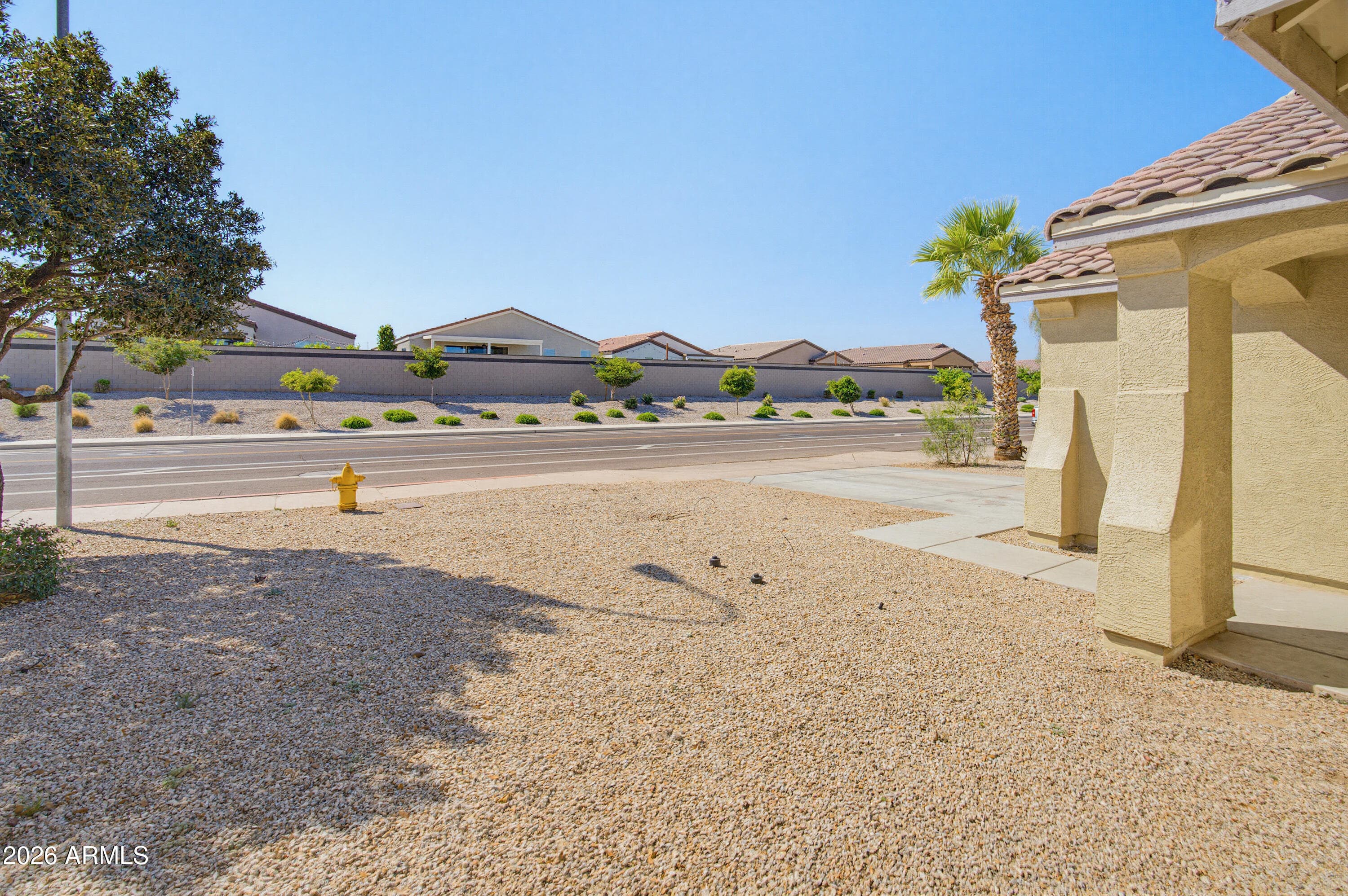 2534 W Roeser Rd — photo 23