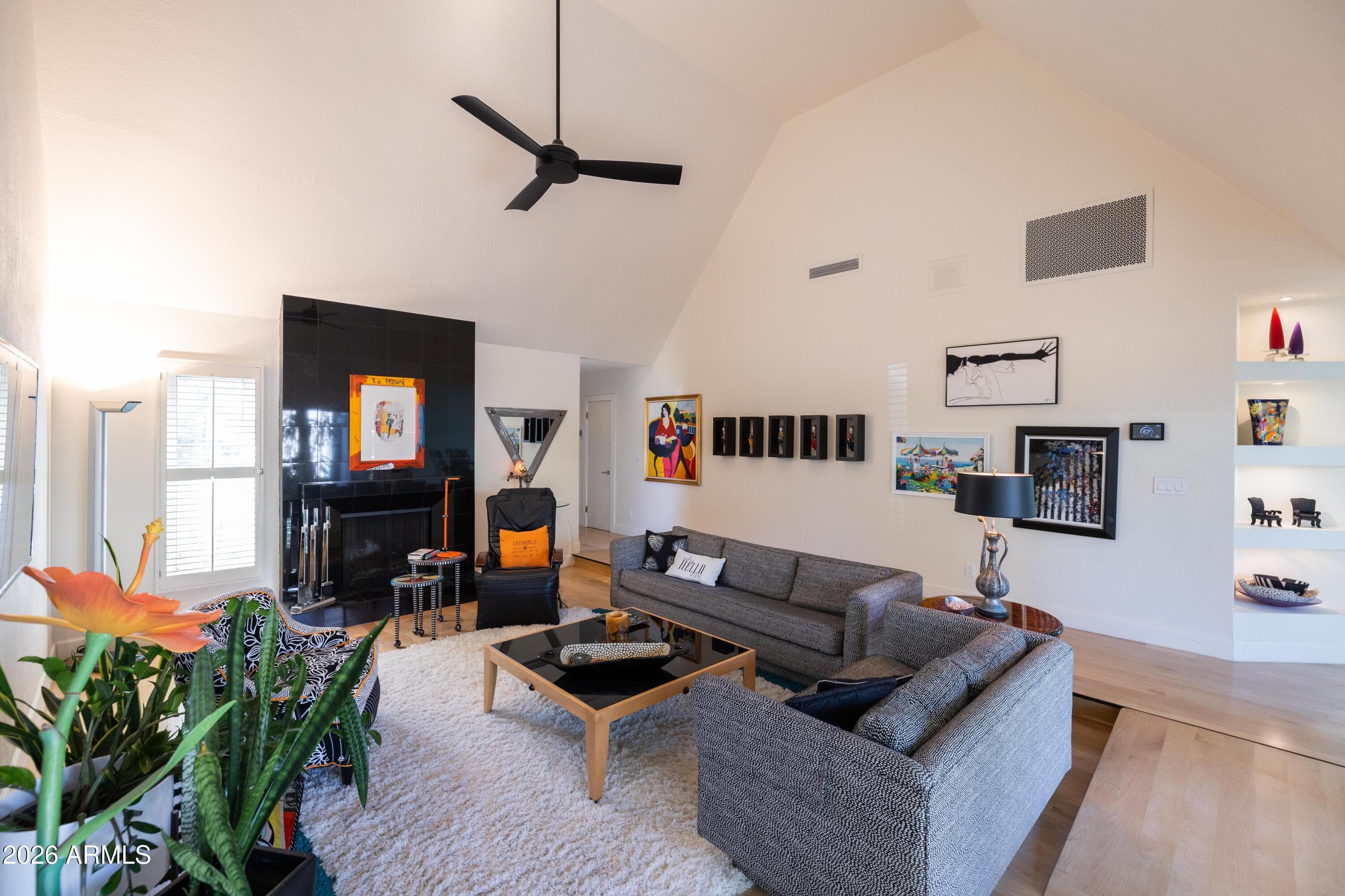 2522 E Oregon Ave — photo 2
