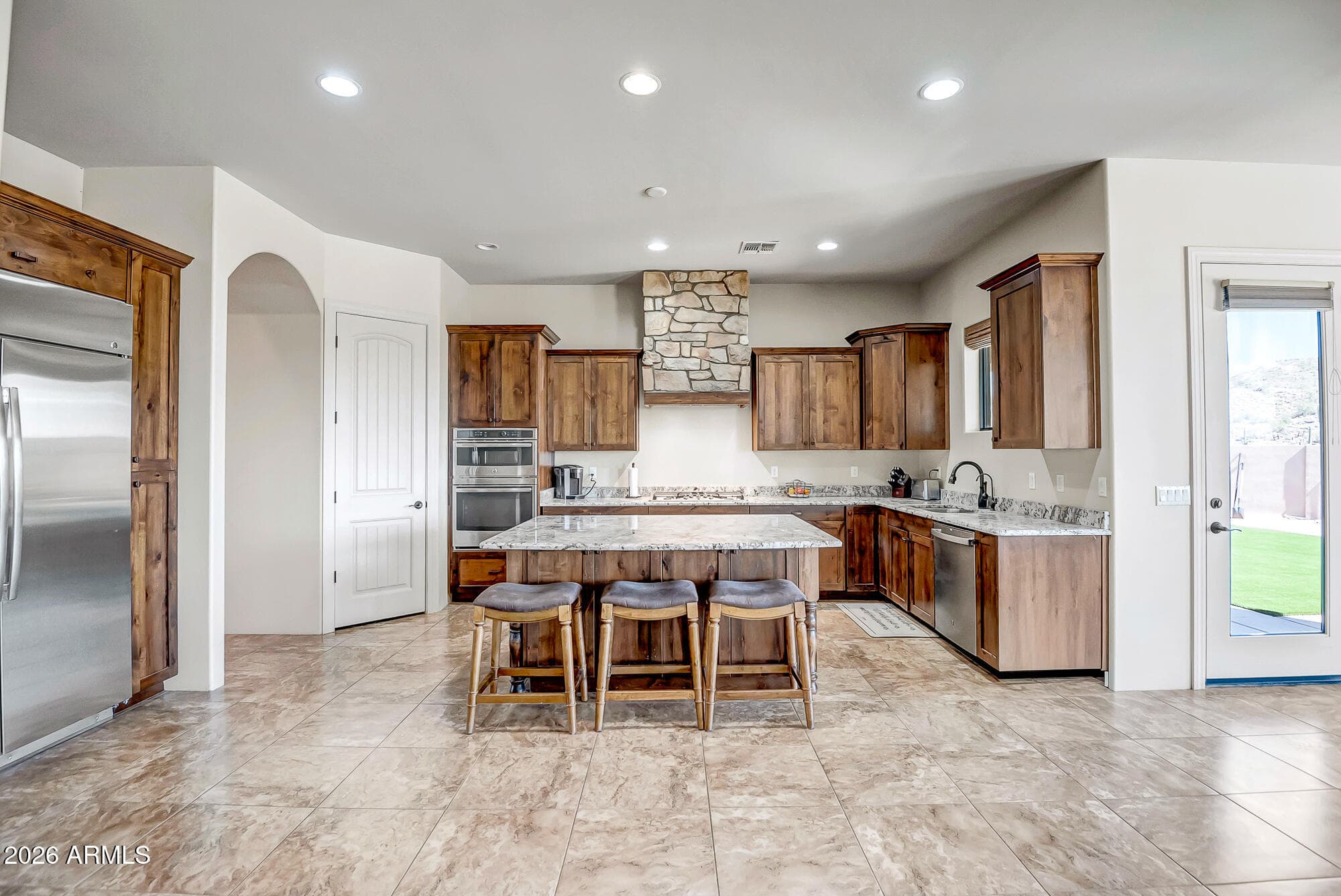 1121 E Saddle Mountain Rd — photo 2