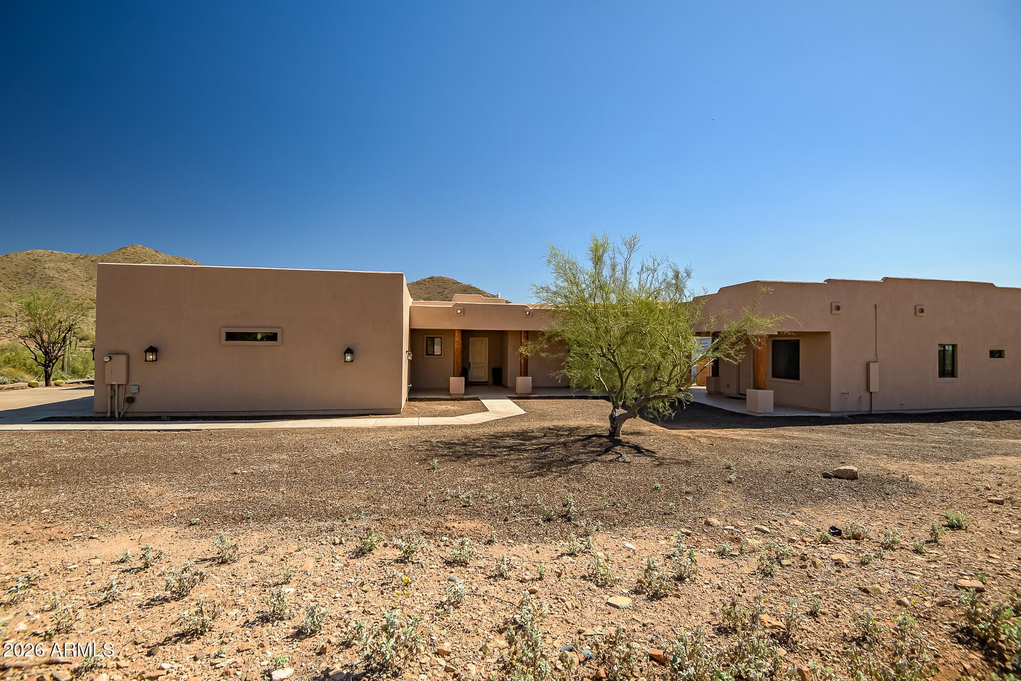 1121 E Saddle Mountain Rd — photo 1