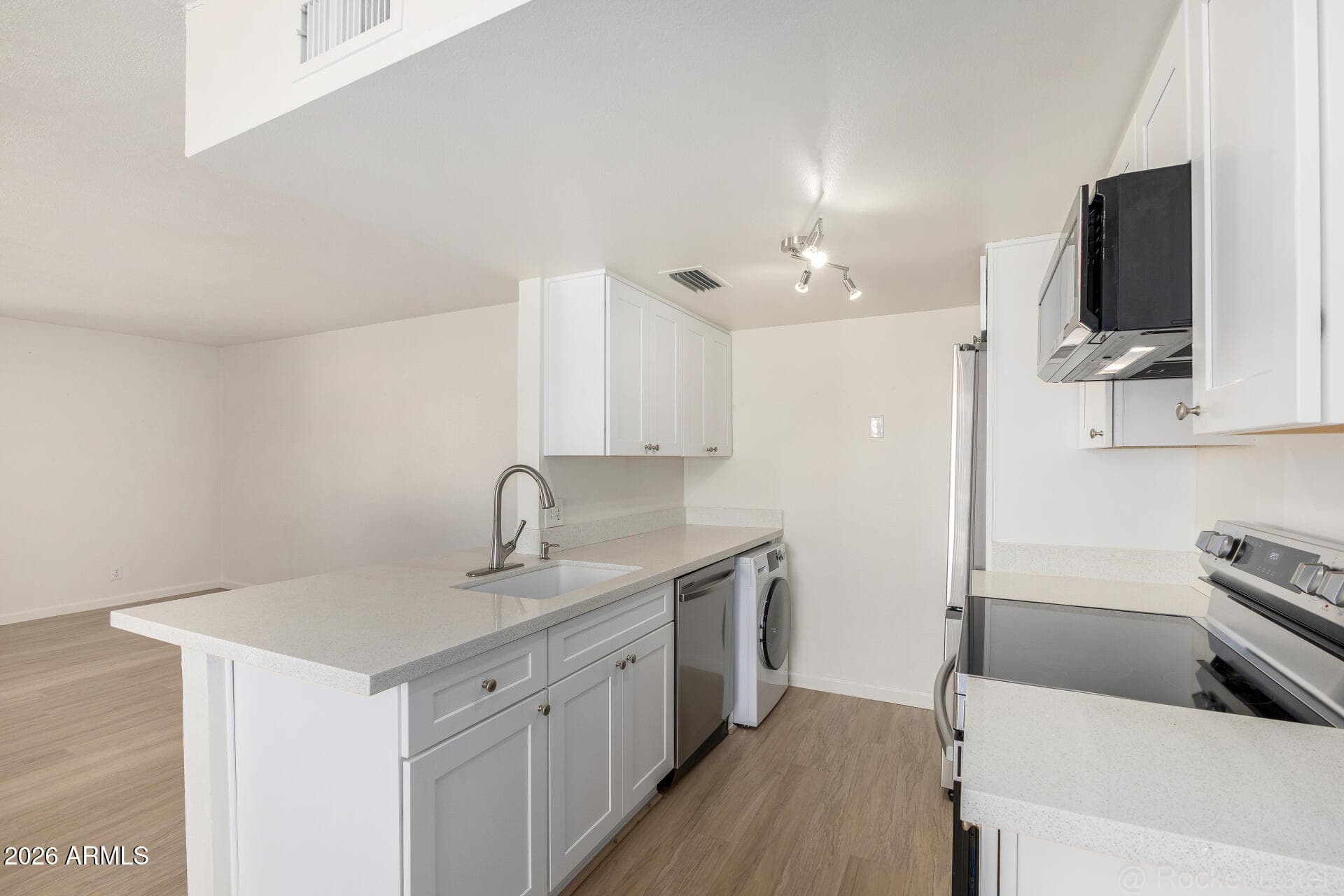 14252 N Boxwood Ln — photo 2