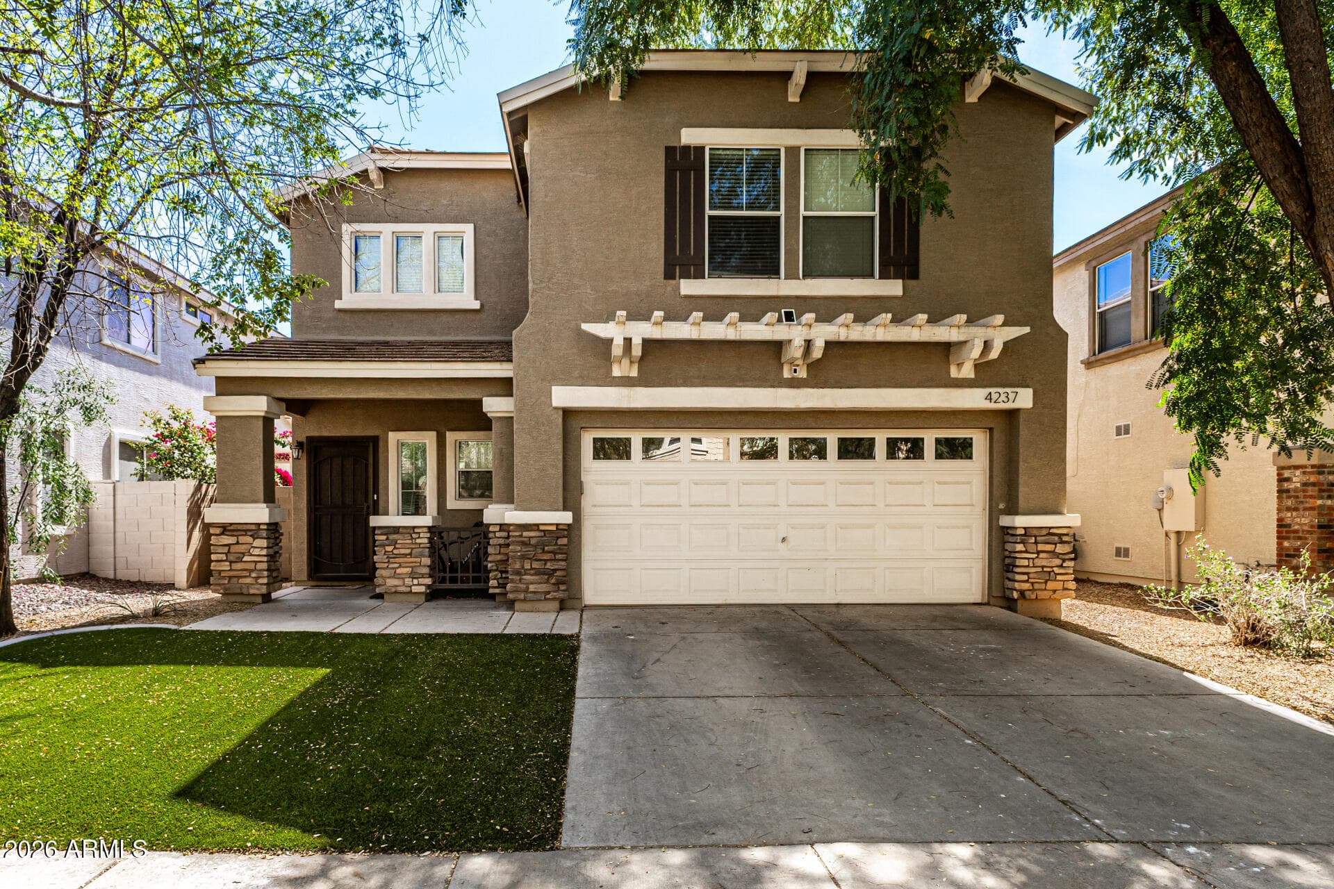 4237 E Orchid Ln — photo 2