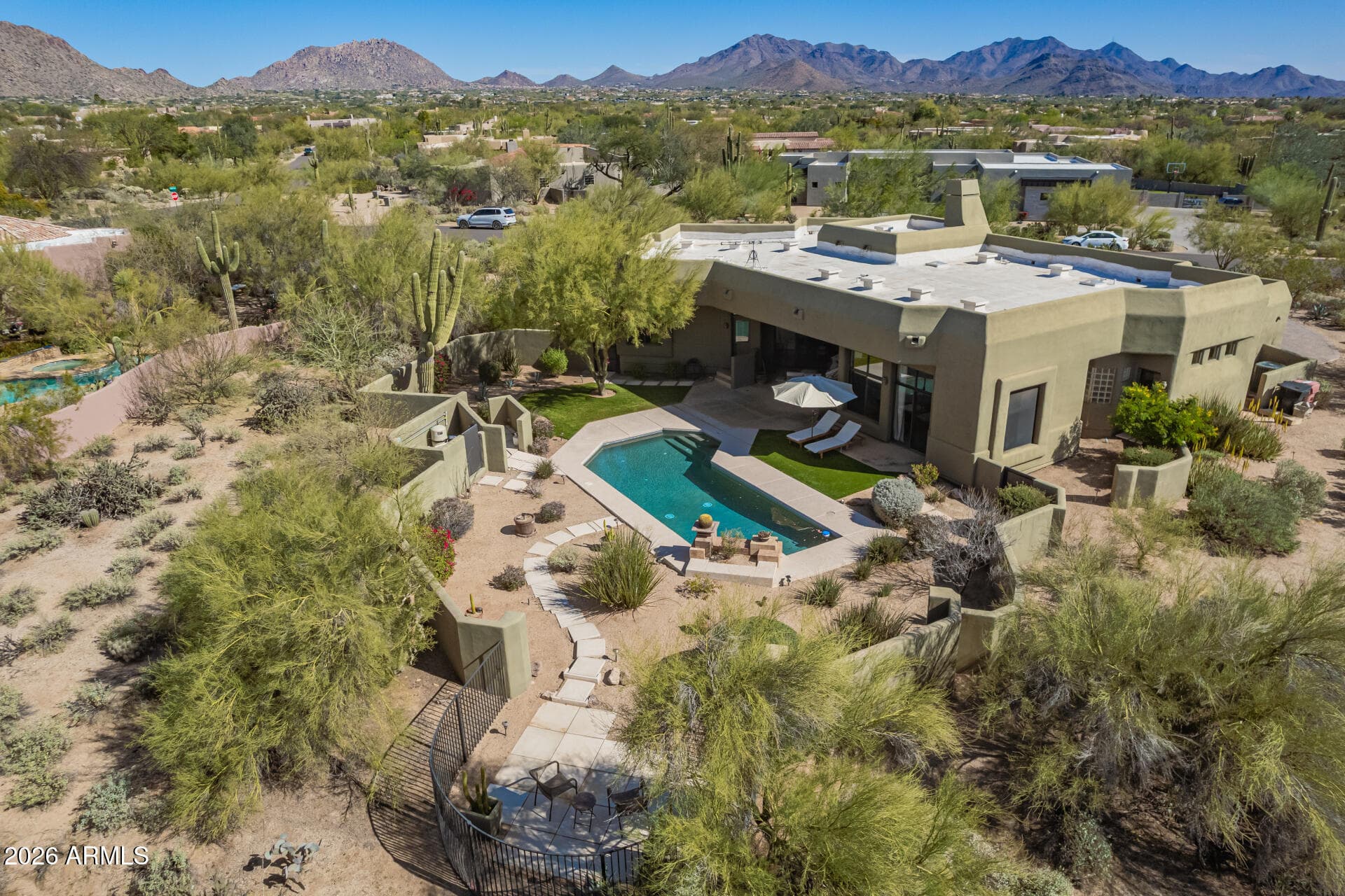 8118 E Saddle Horn Rd — photo 1