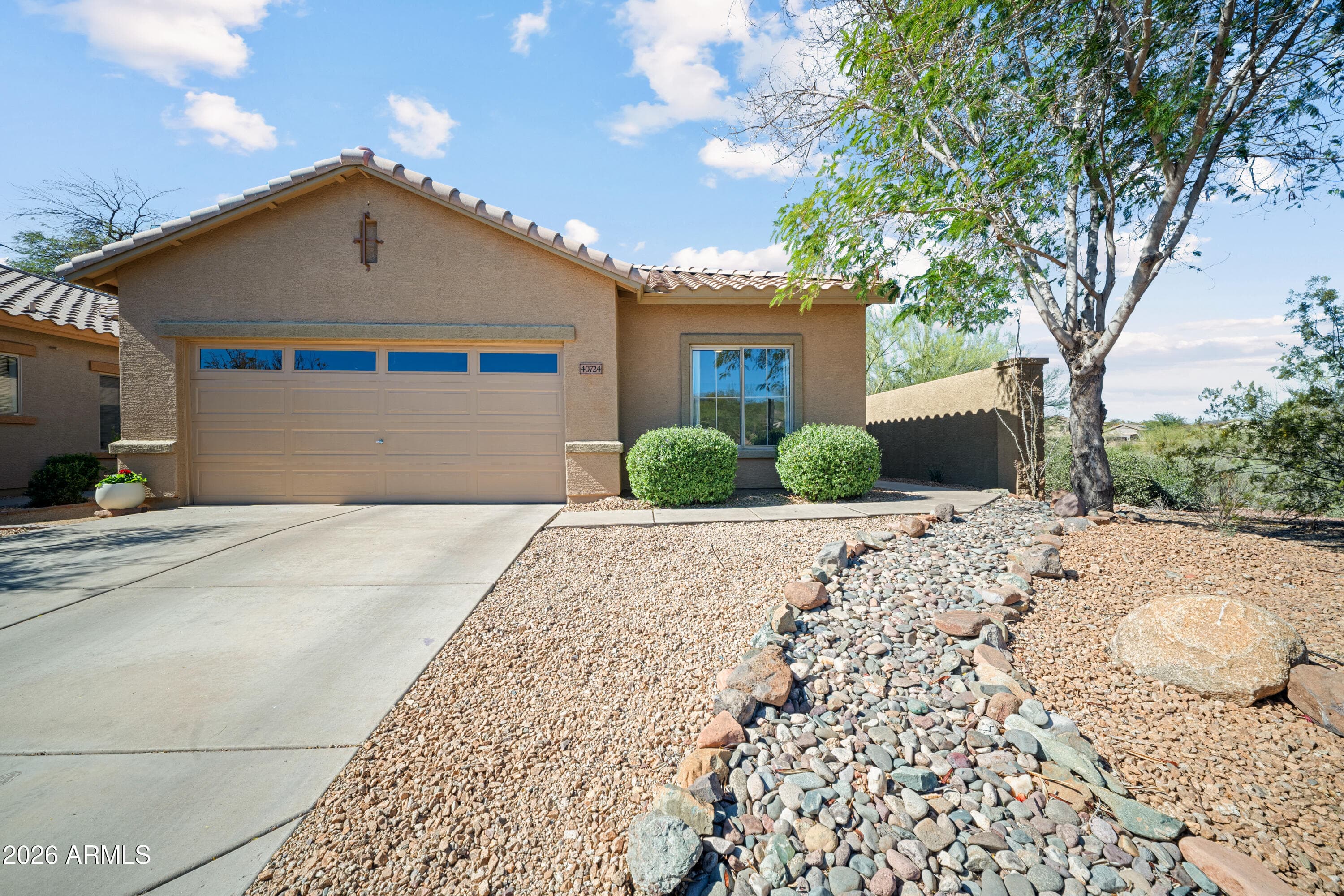 40724 N Capital Ct — photo 2