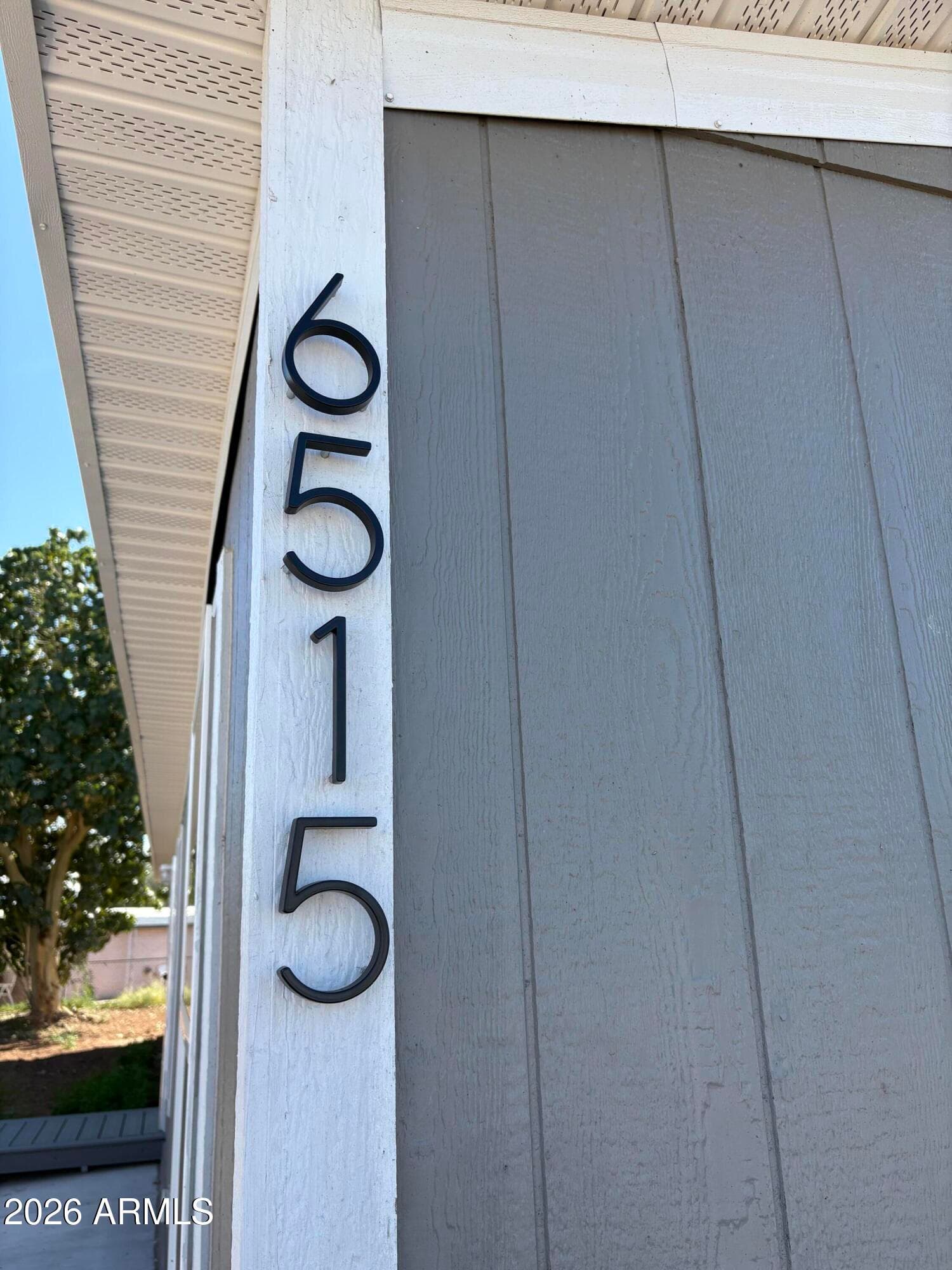 6515 W Sunnyslope Ln — photo 2