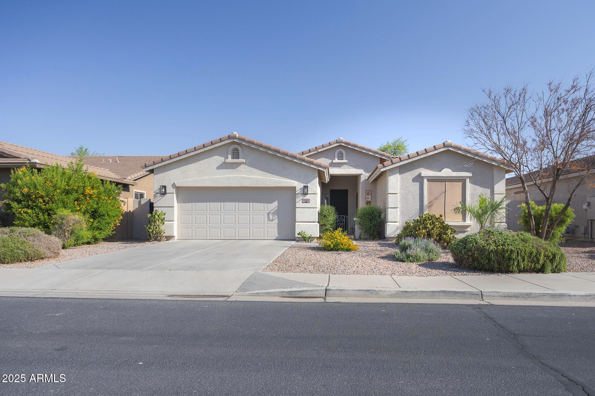 2512 E Katrina Trail — photo 1