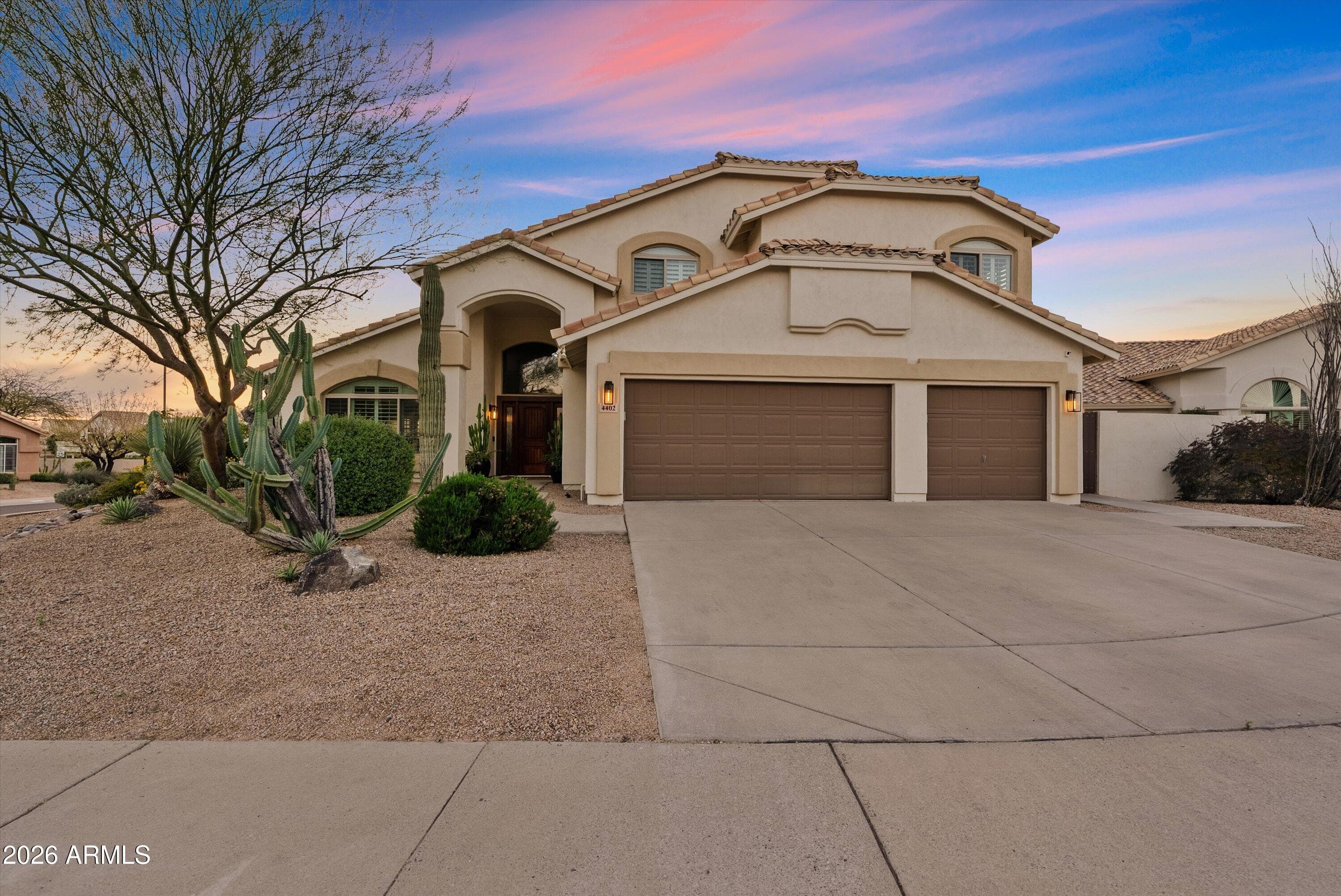 4402 E Barwick Dr — photo 1