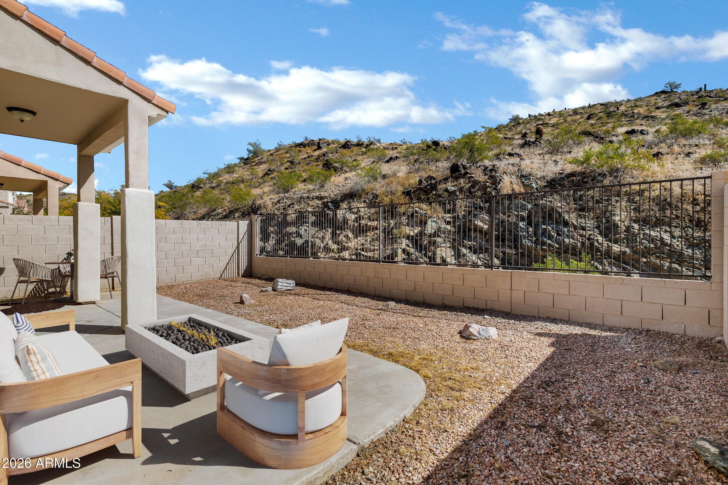 315 W Mountain Sage Dr — photo 2