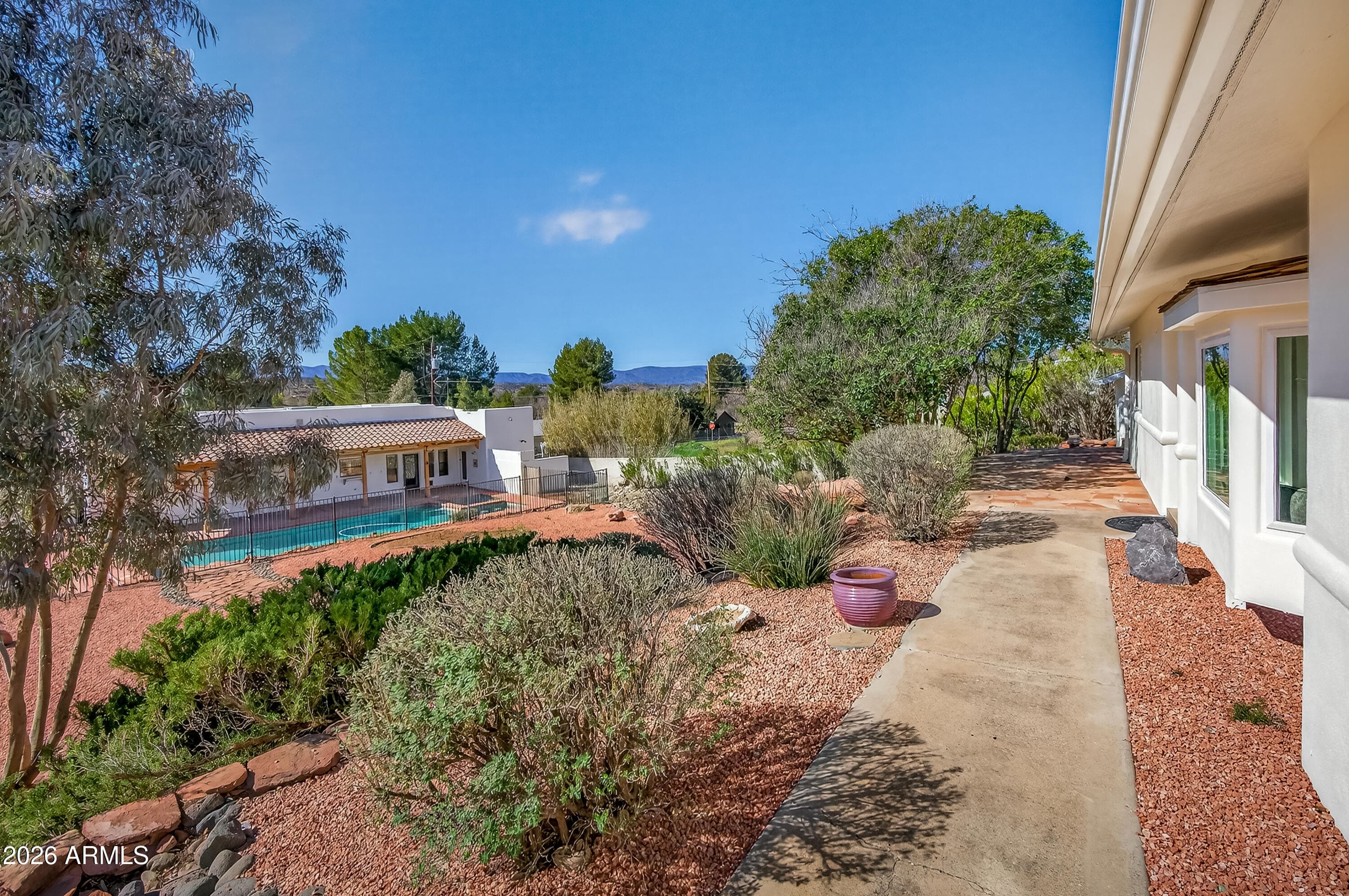 4310 E Cayuga Ln — photo 1
