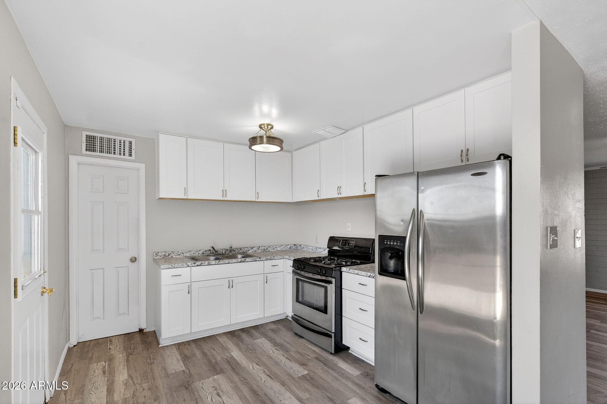 5505 W Whitton Ave — photo 1