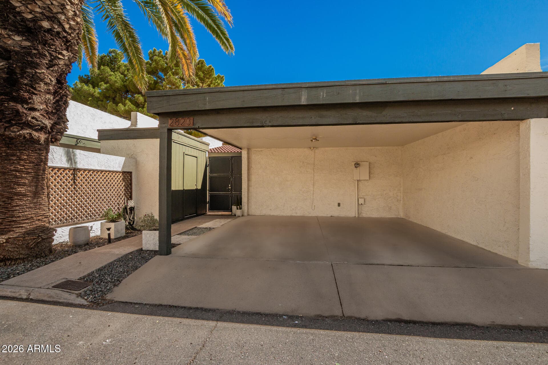 2823 N 49th Pl — photo 1