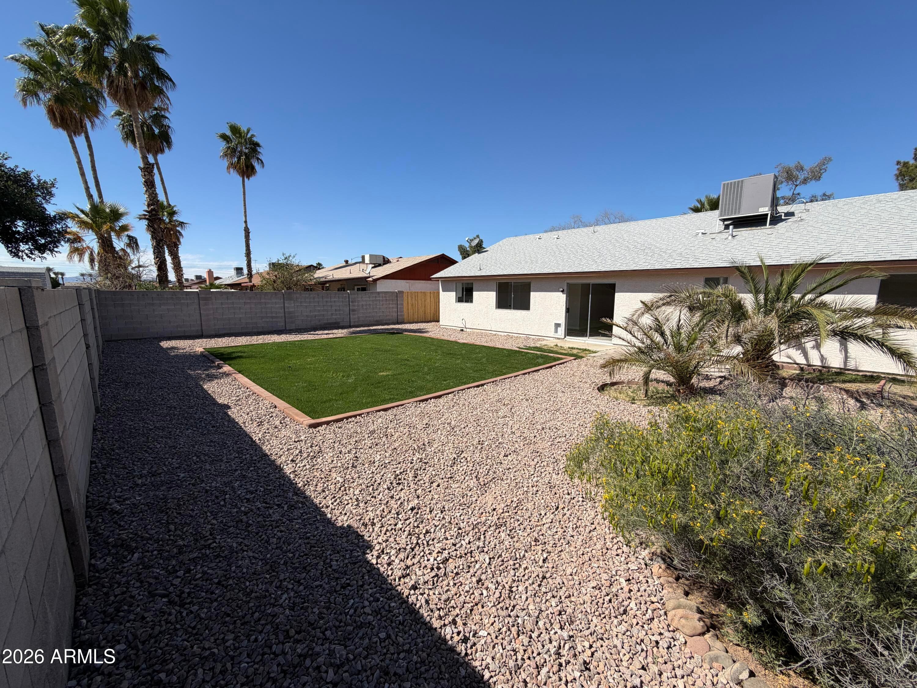 8949 W Cinnabar Ave — photo 2