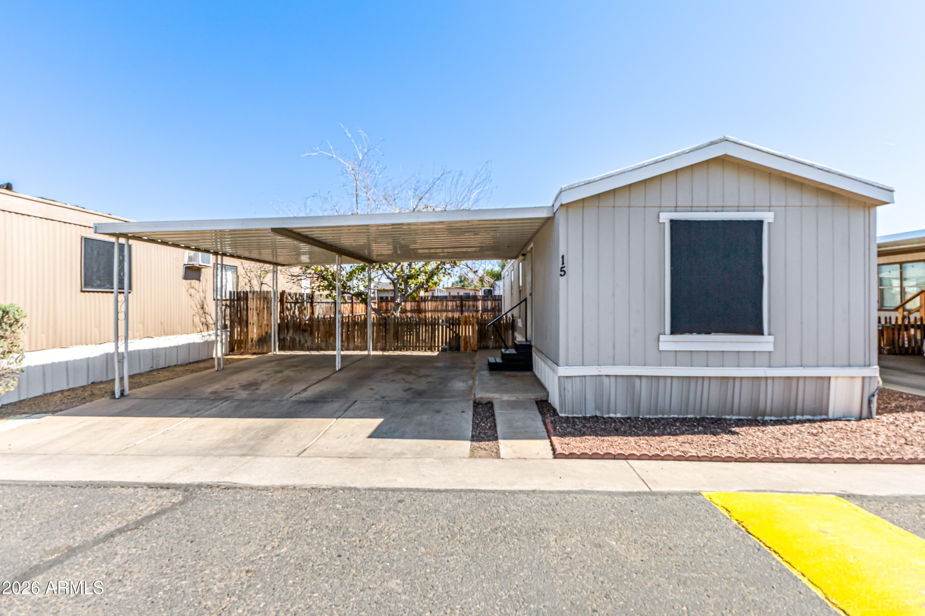 8427 W GLENDALE AVE - Photo 1