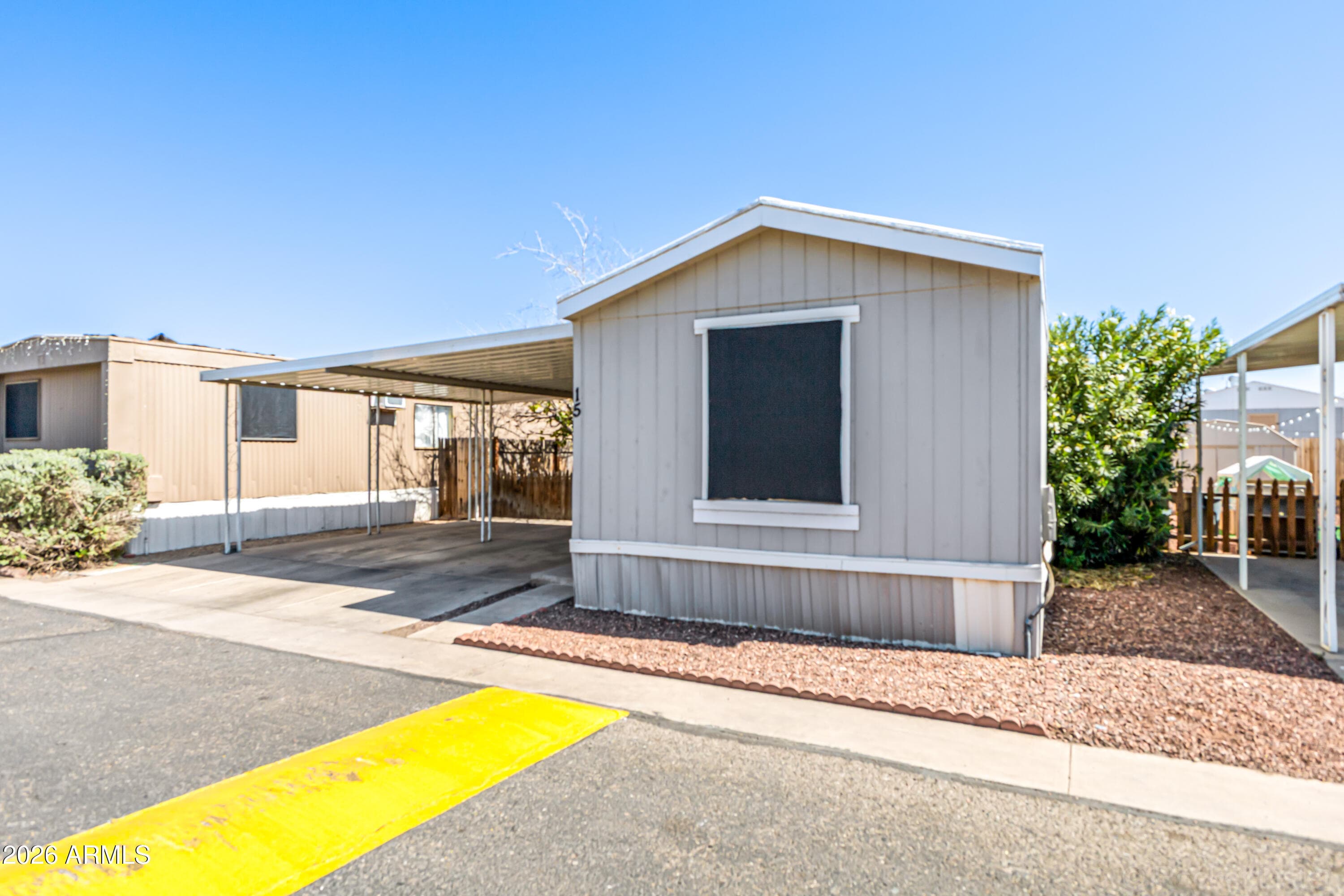 8427 W GLENDALE AVE - Photo 2