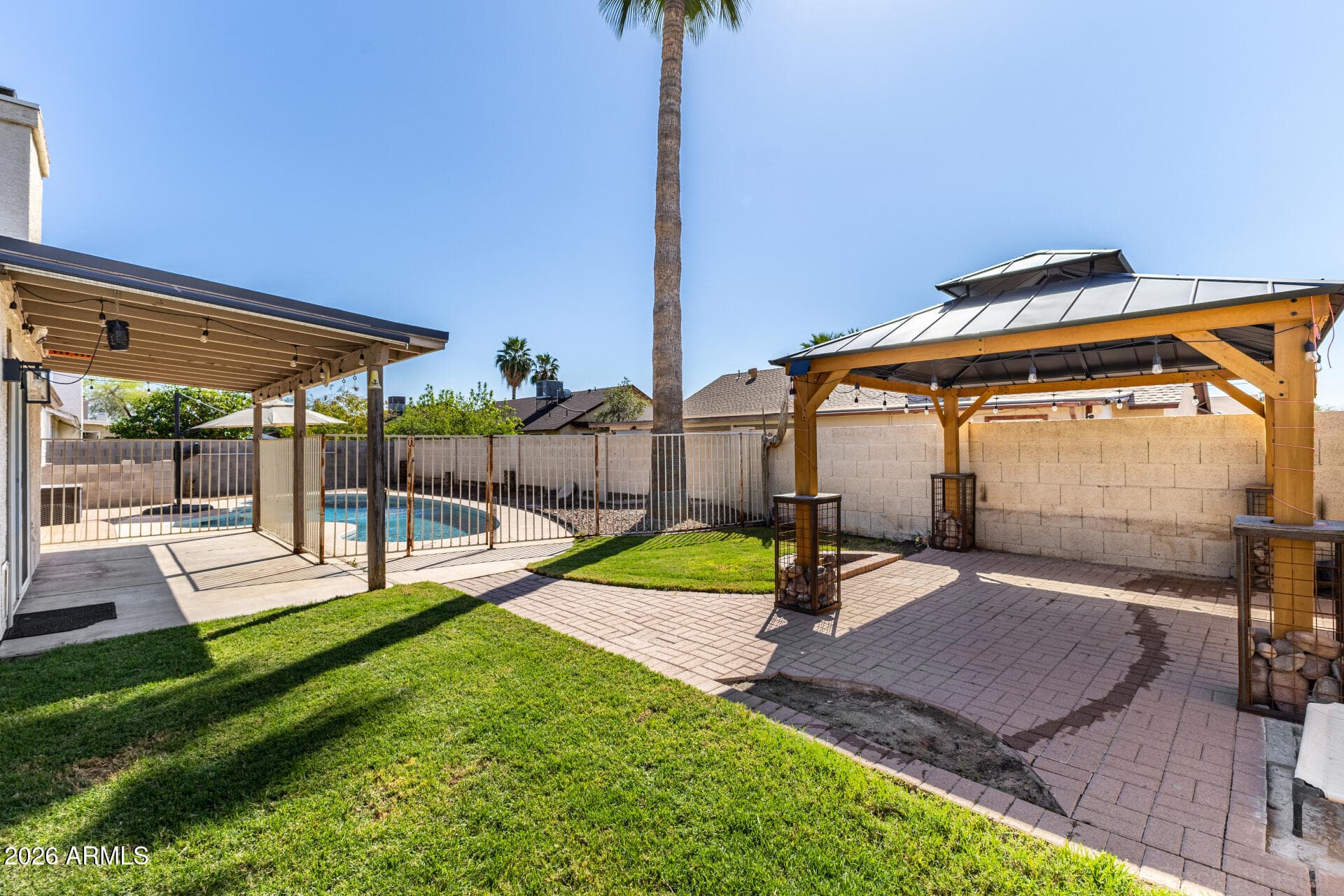 7033 W Brown St — photo 1