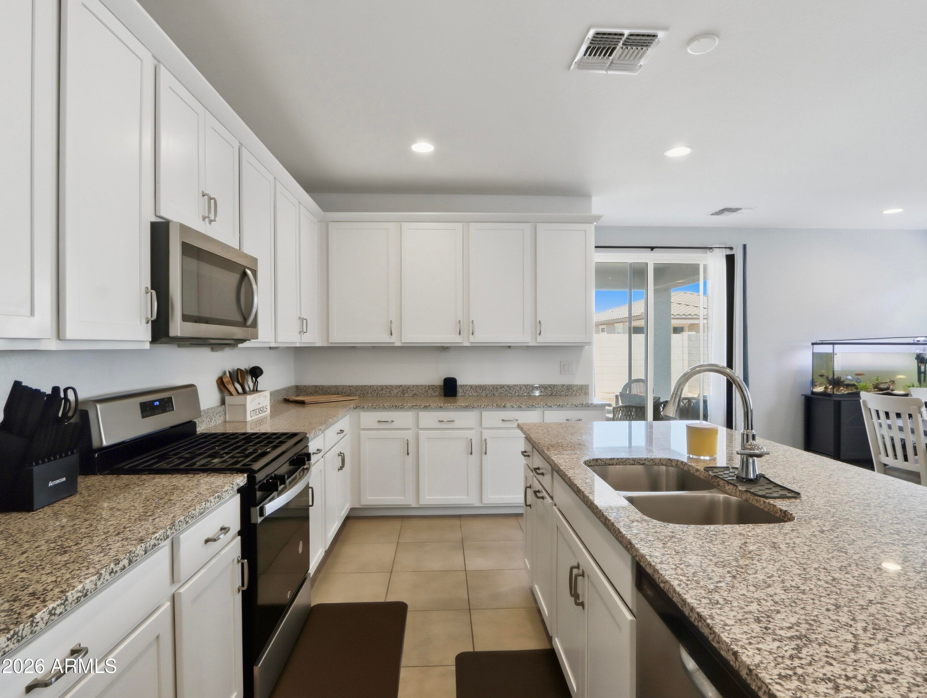 12334 W Levi Dr — photo 2