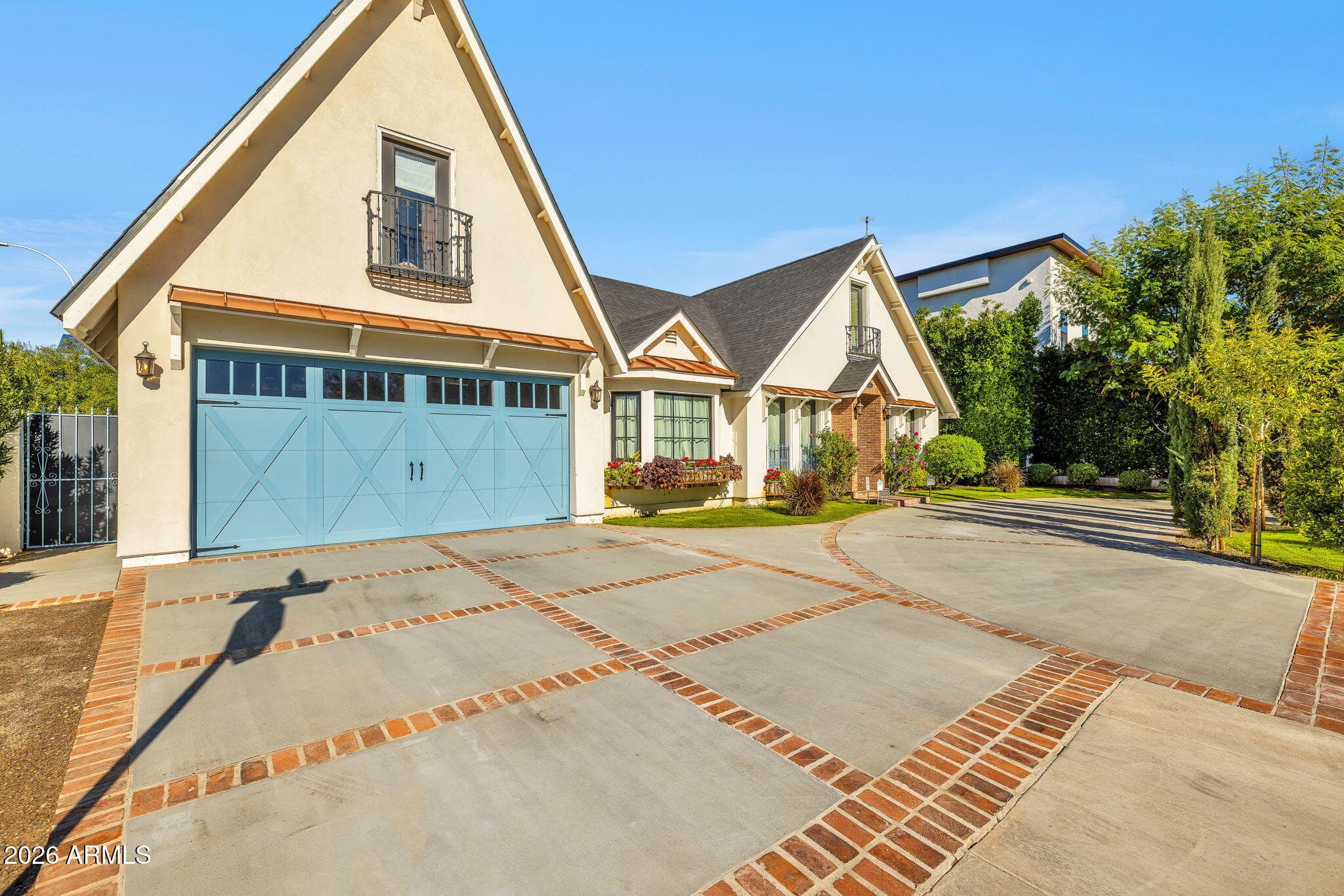 4402 E Turney Ave — photo 1