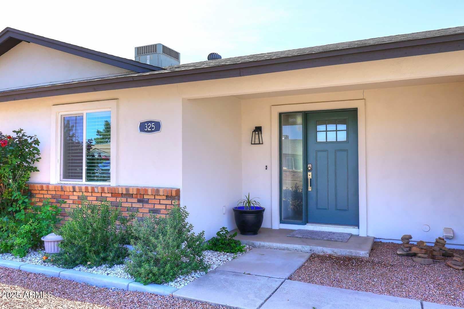 325 W San Angelo St — photo 2