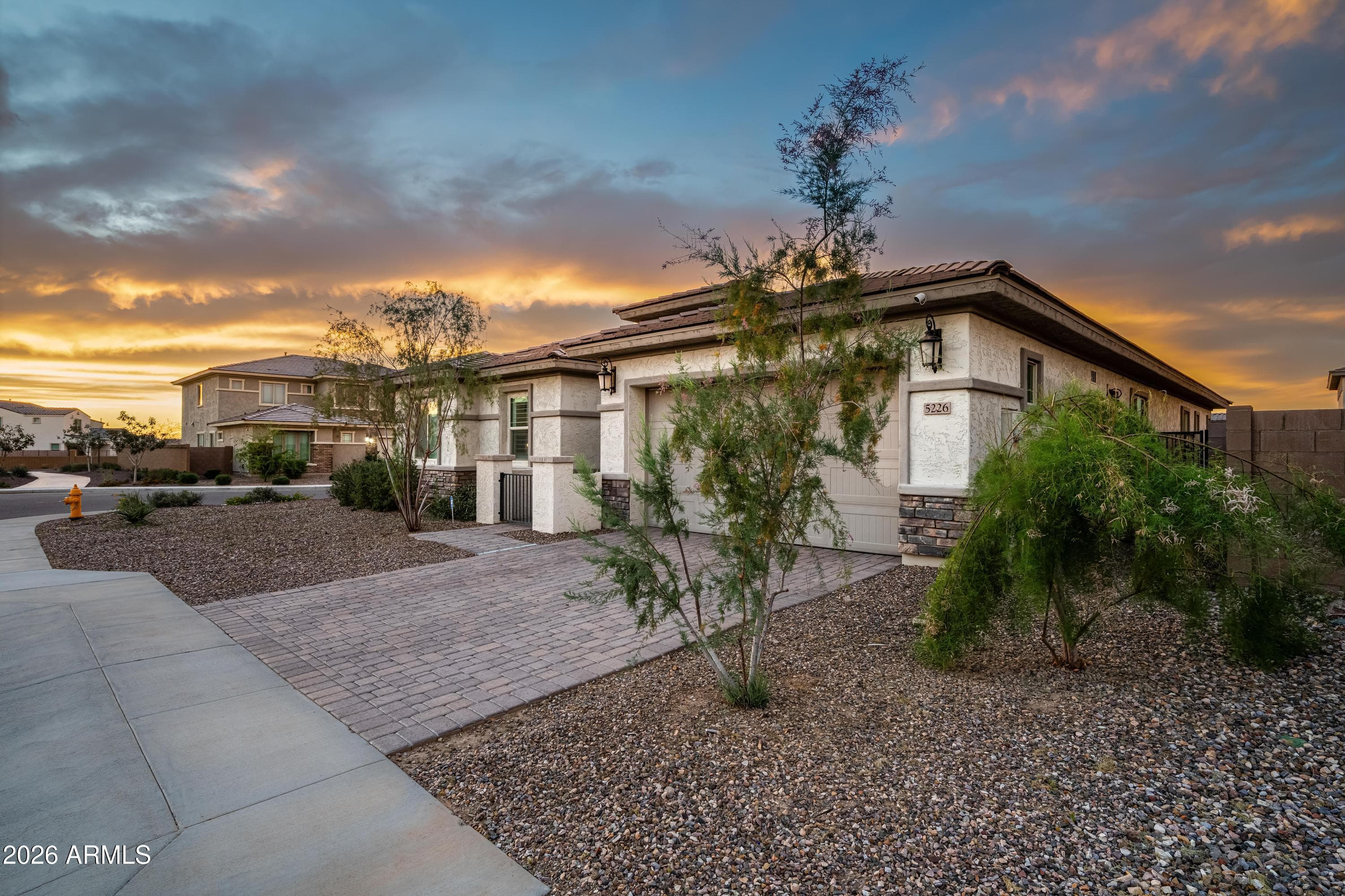 5226 W Thresher Way — photo 2