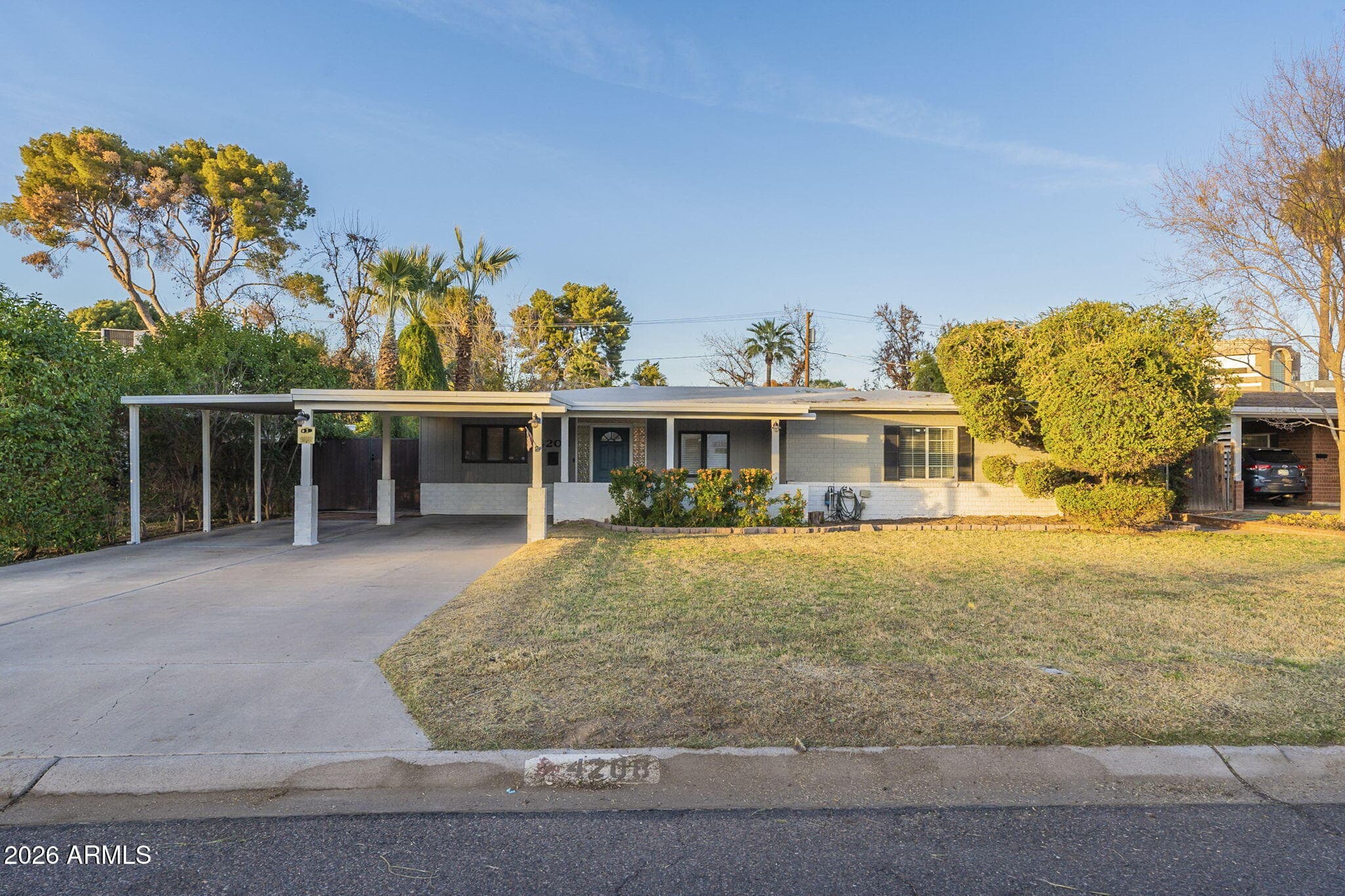 4208 E Wilshire Dr — photo 2