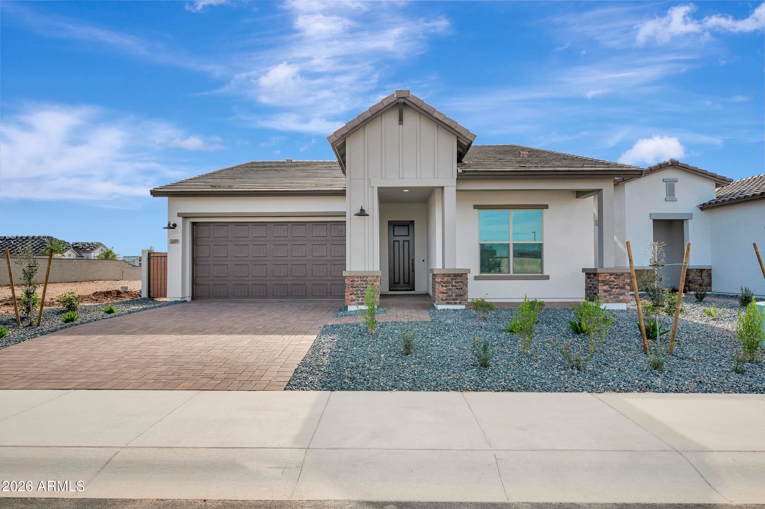 2409 E Amfissa Dr — photo 1