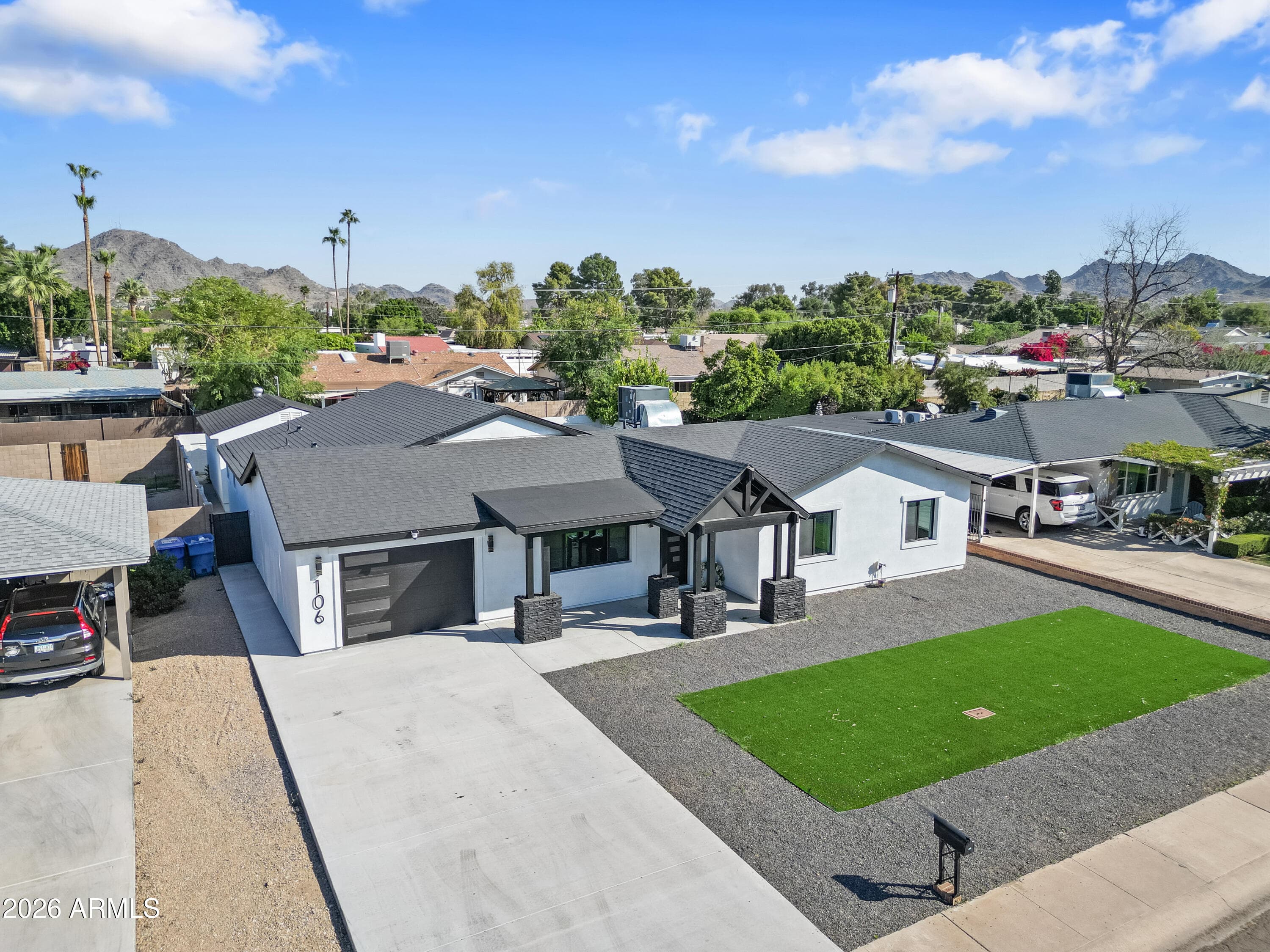 106 E El Camino Dr — photo 2