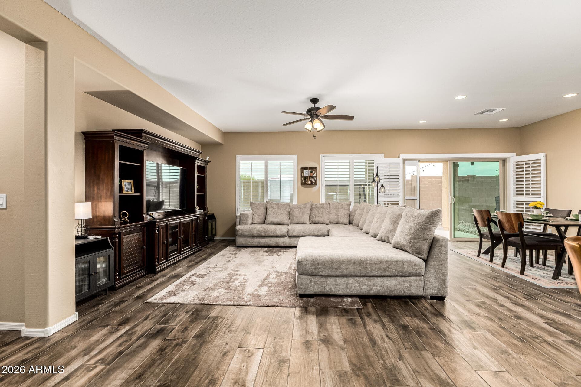 3909 N Presidio Dr — photo 2