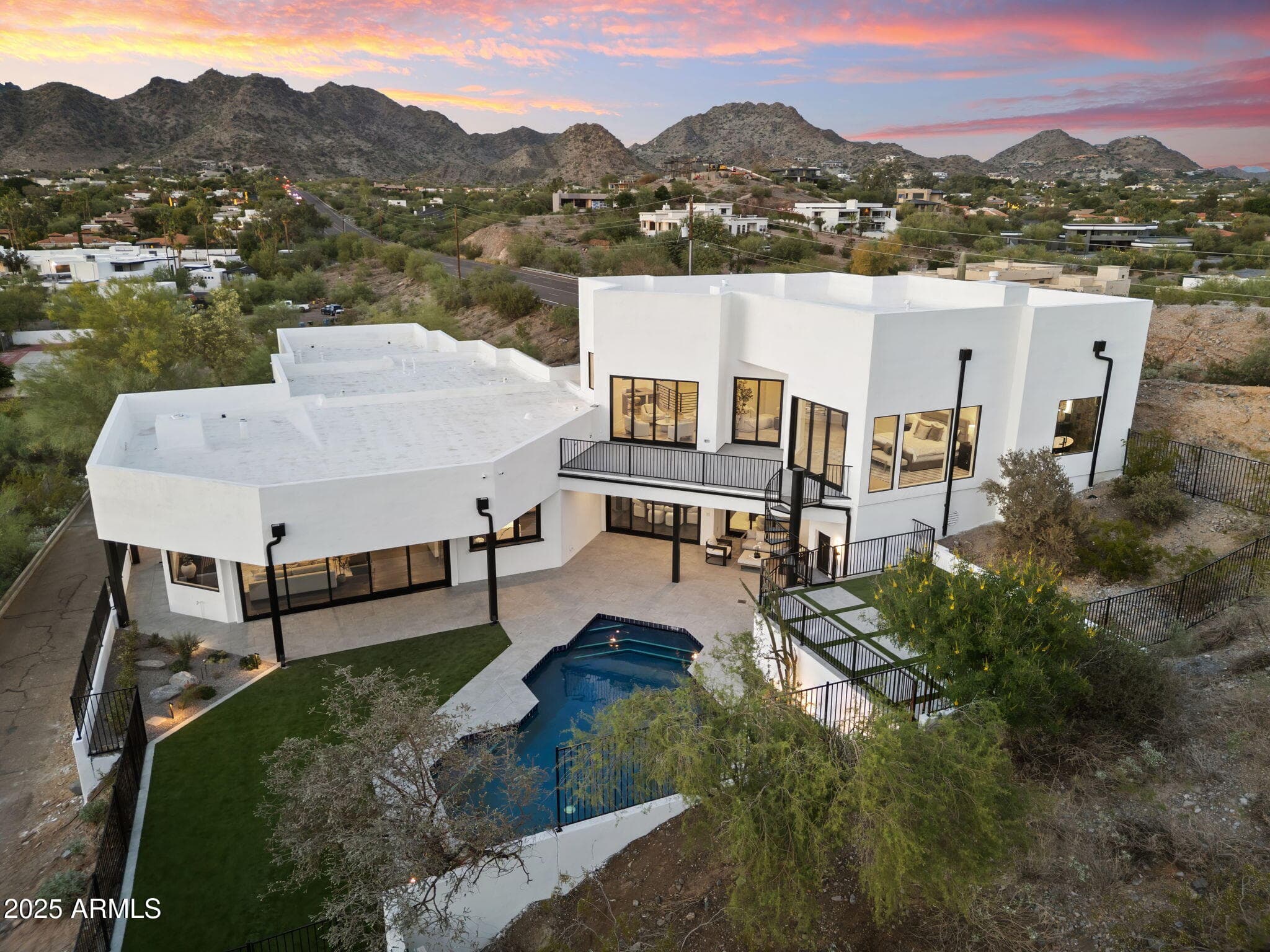 3135 E Palo Verde Dr — photo 54