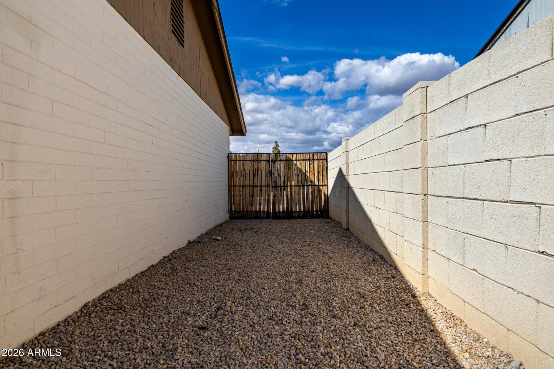 6727 W Roma Ave — photo 15