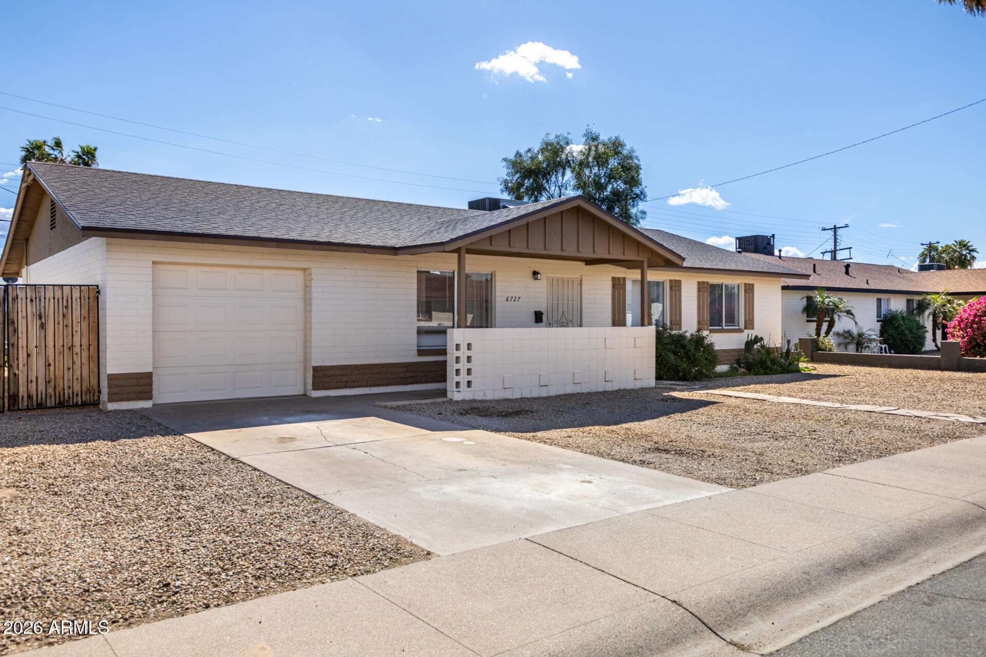 6727 W Roma Ave — photo 2