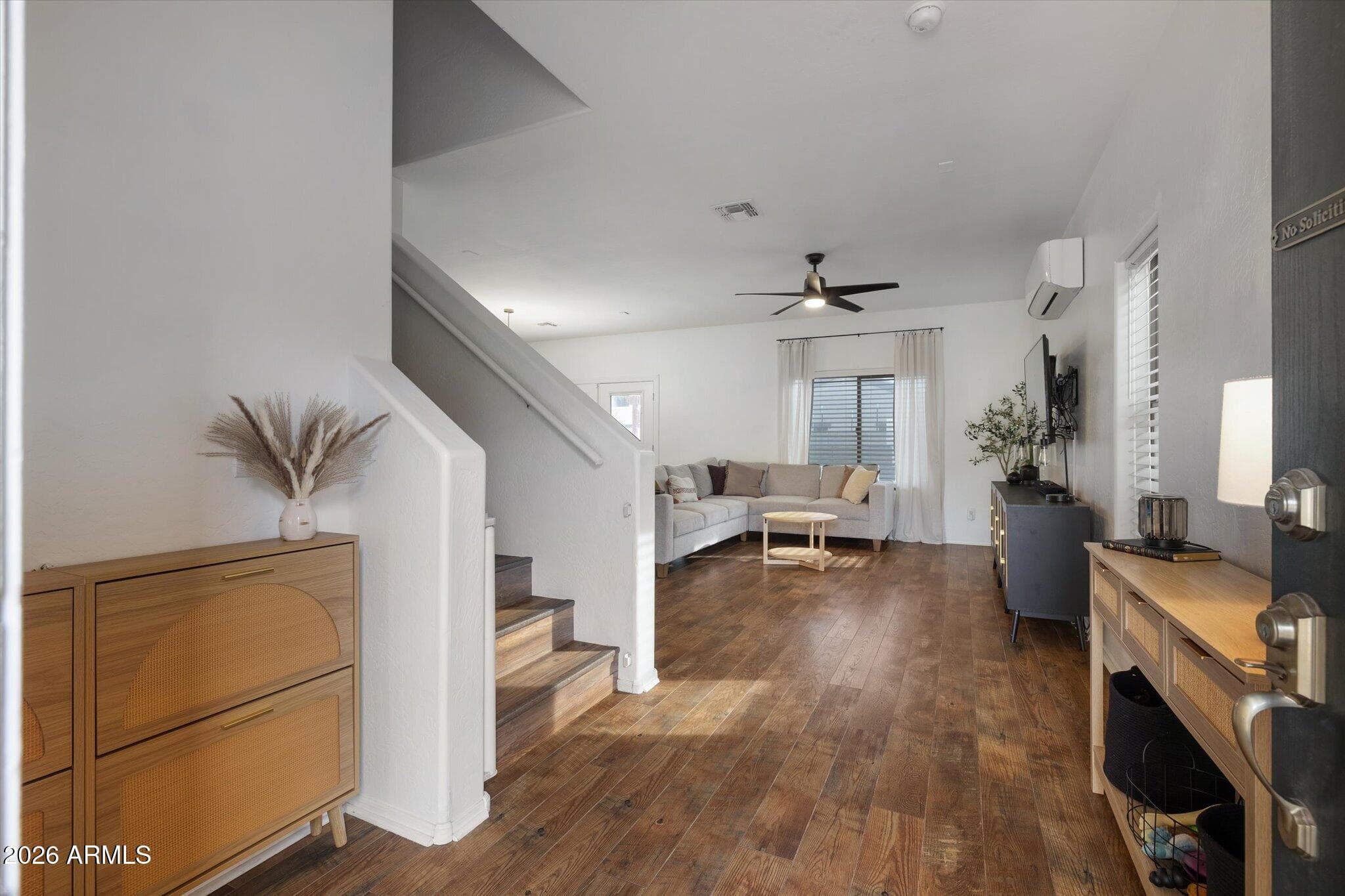 539 E Bradstock Way — photo 2