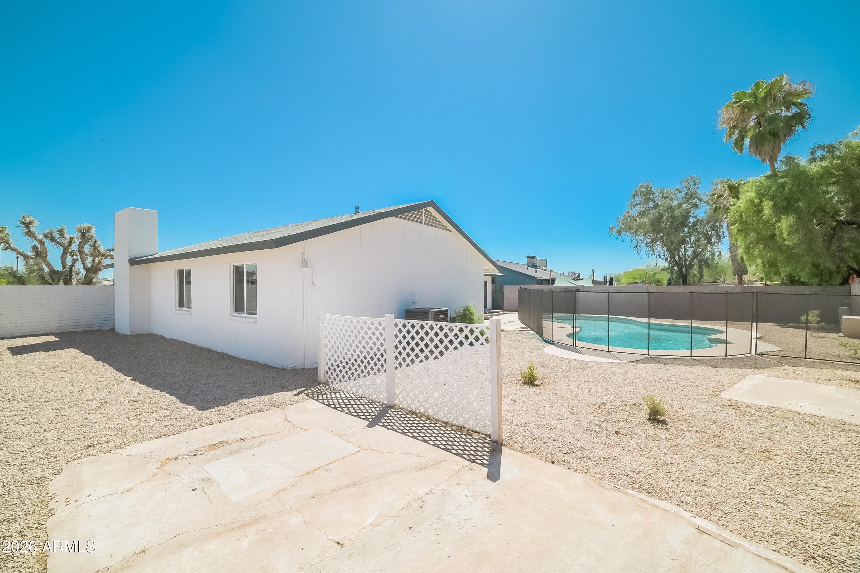 1802 W Wahalla Ln — photo 15