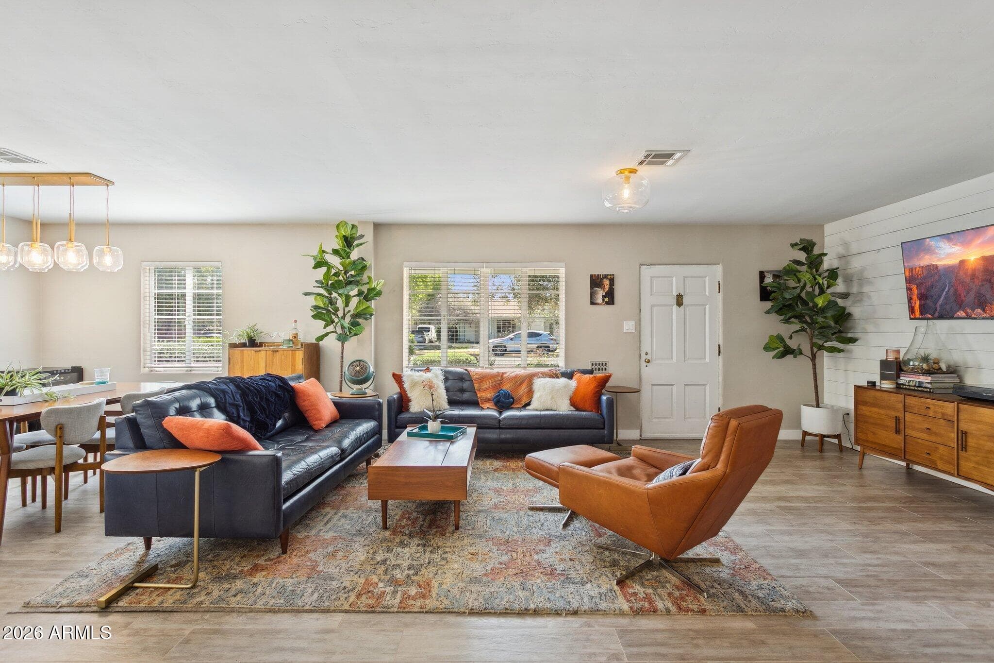 322 W Coronado Rd — photo 2