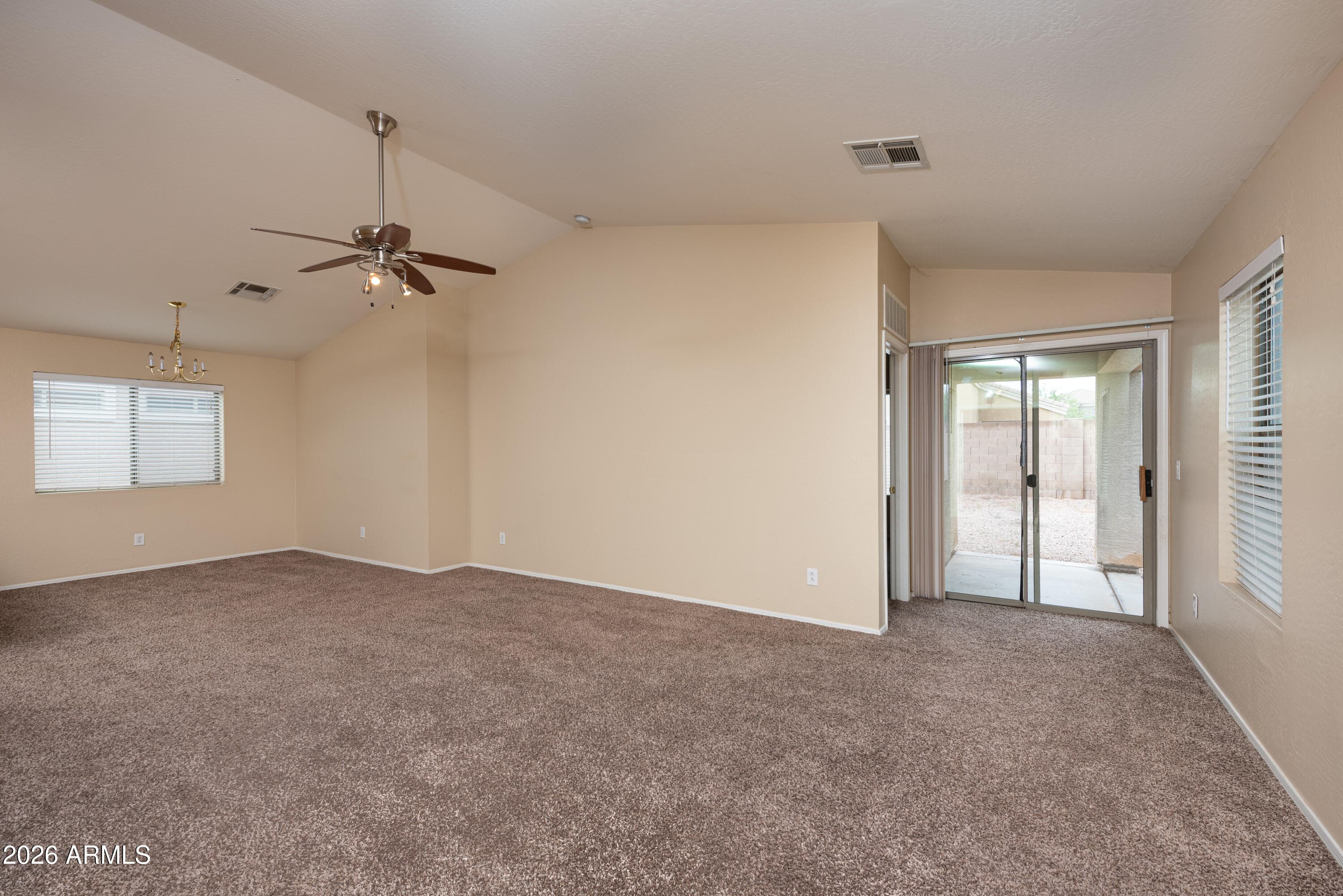 37153 W Amalfi Ave — photo 2