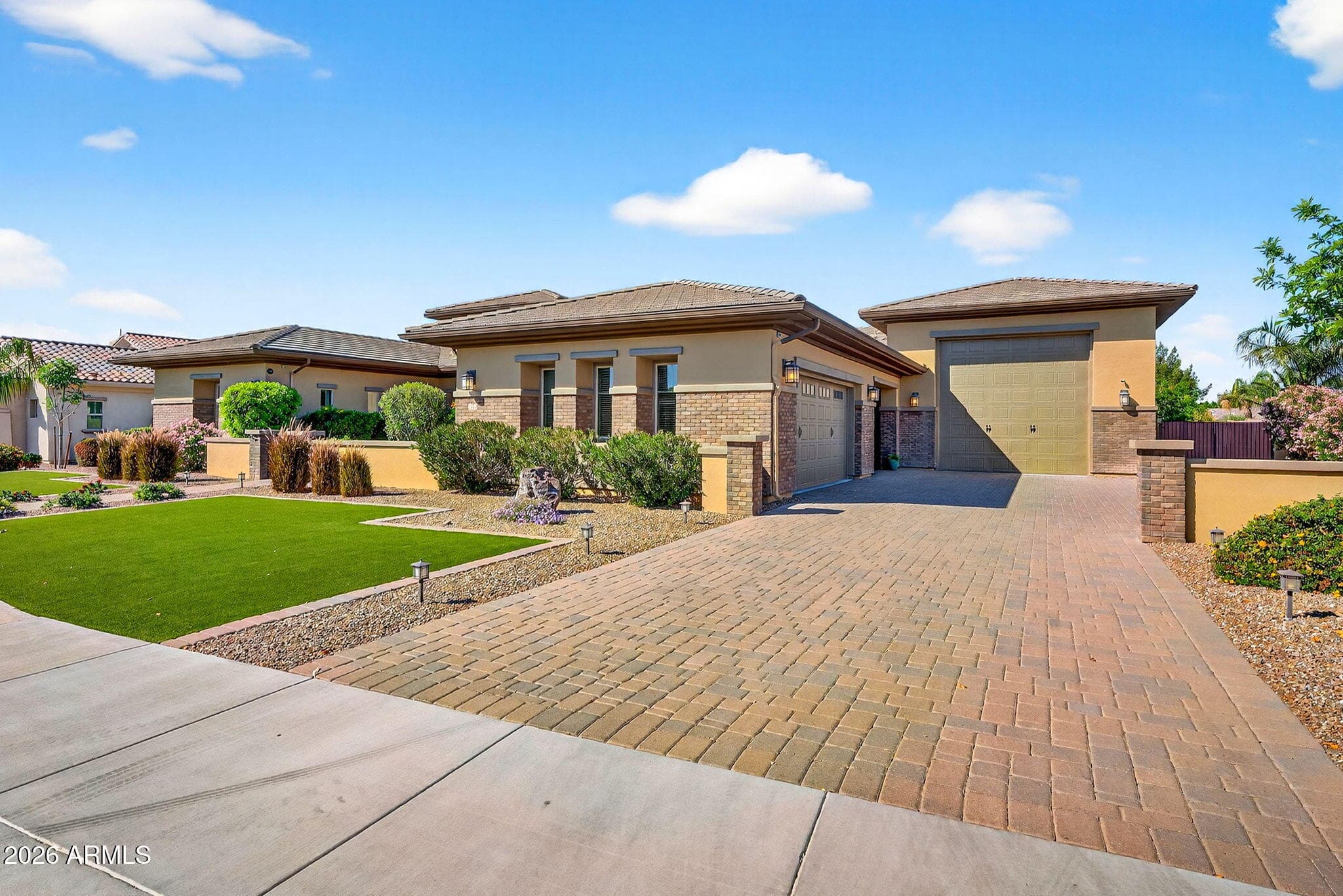 2312 E Mead Dr — photo 2