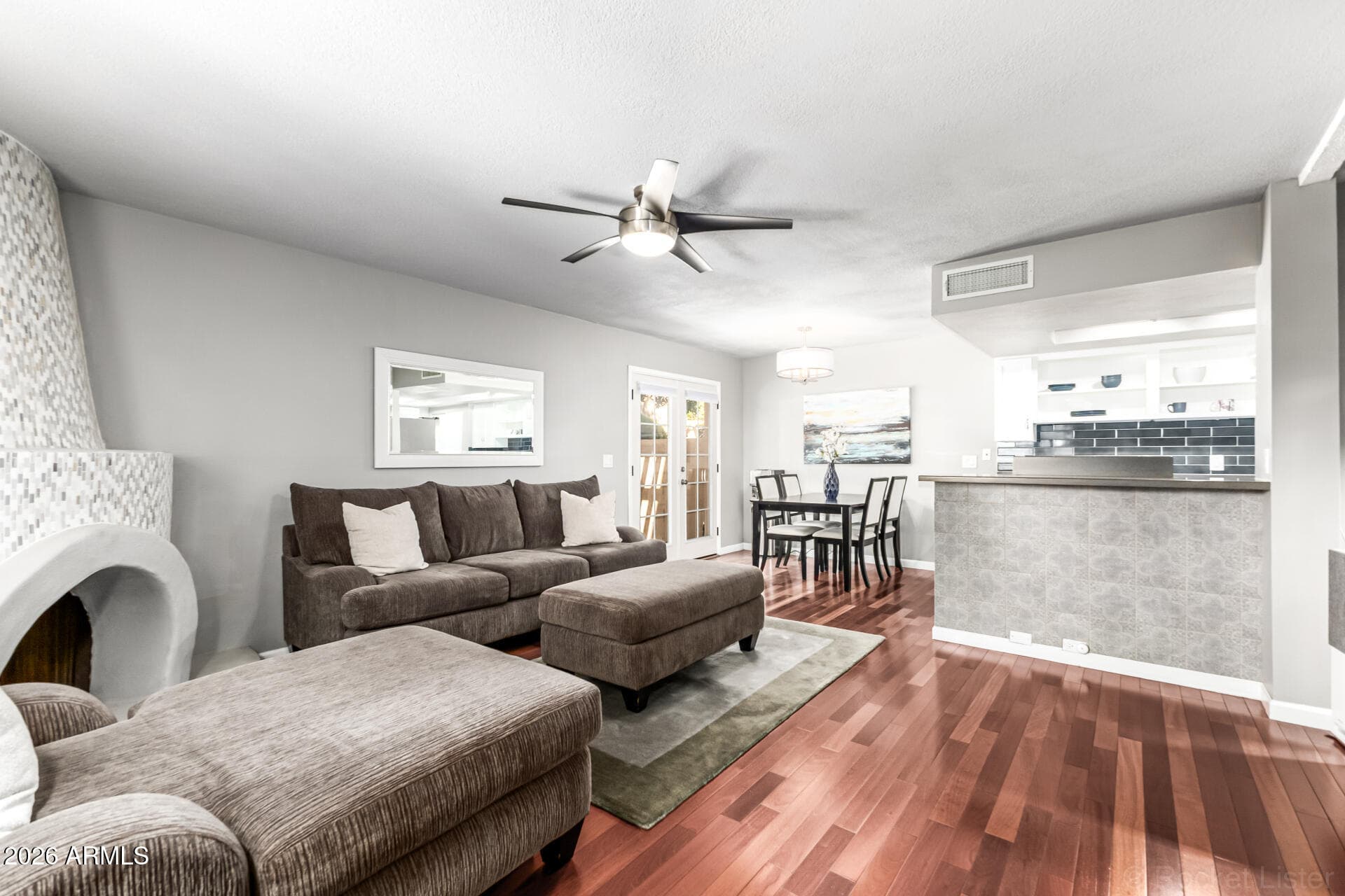 1101 E North Ln 2 — photo 1