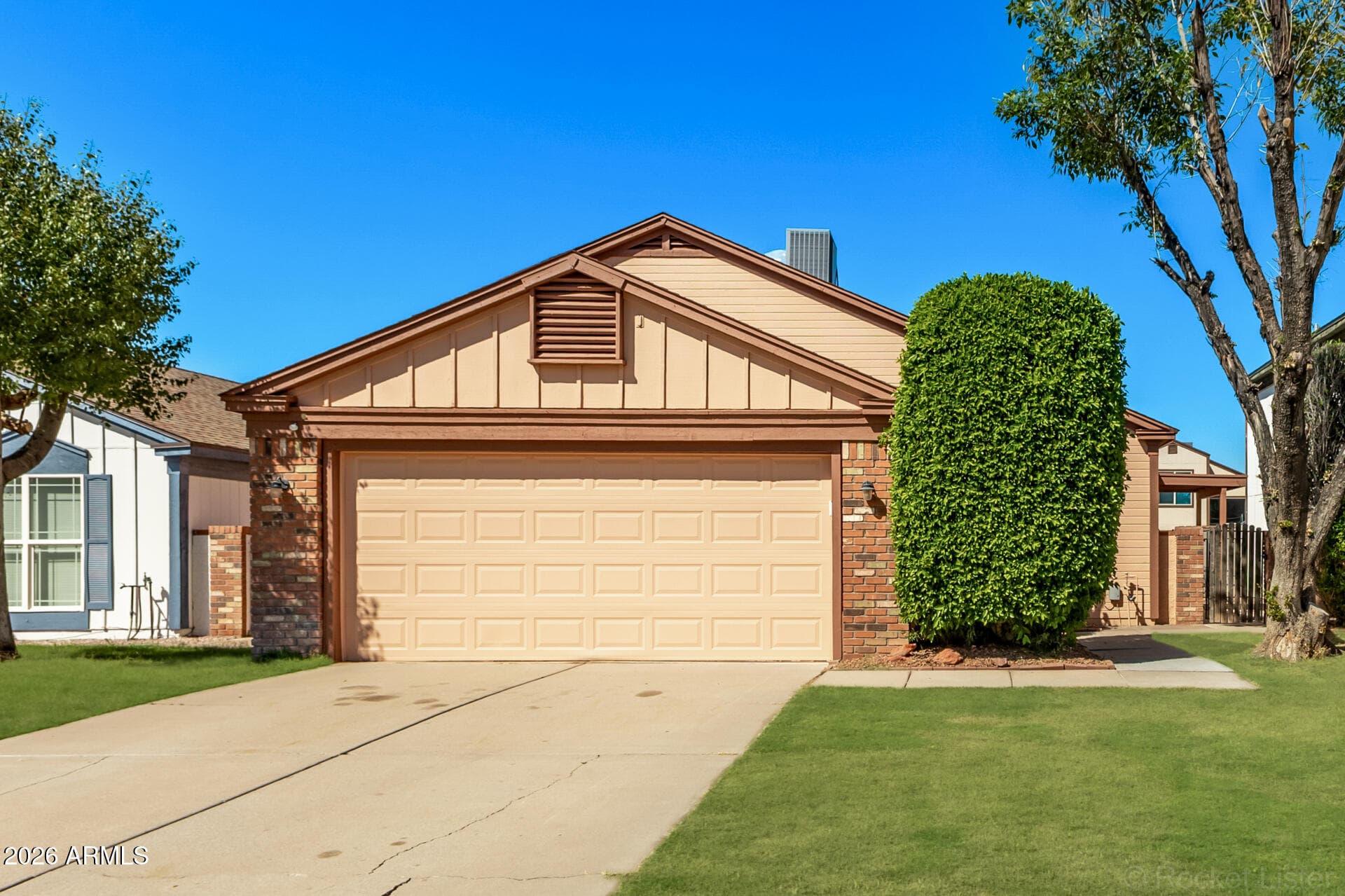 842 E Manor Dr — photo 1
