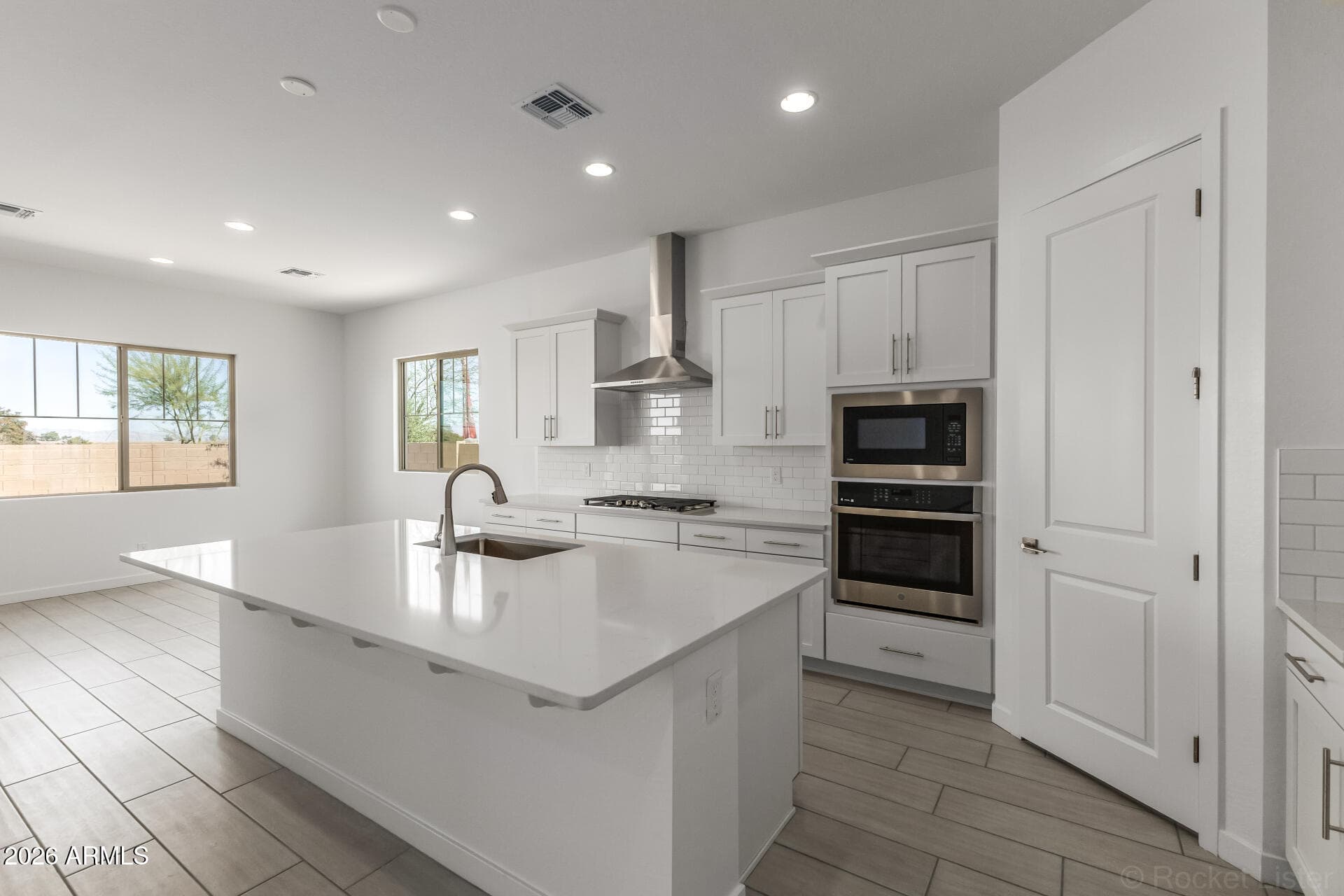 21666 E Lords Way — photo 2