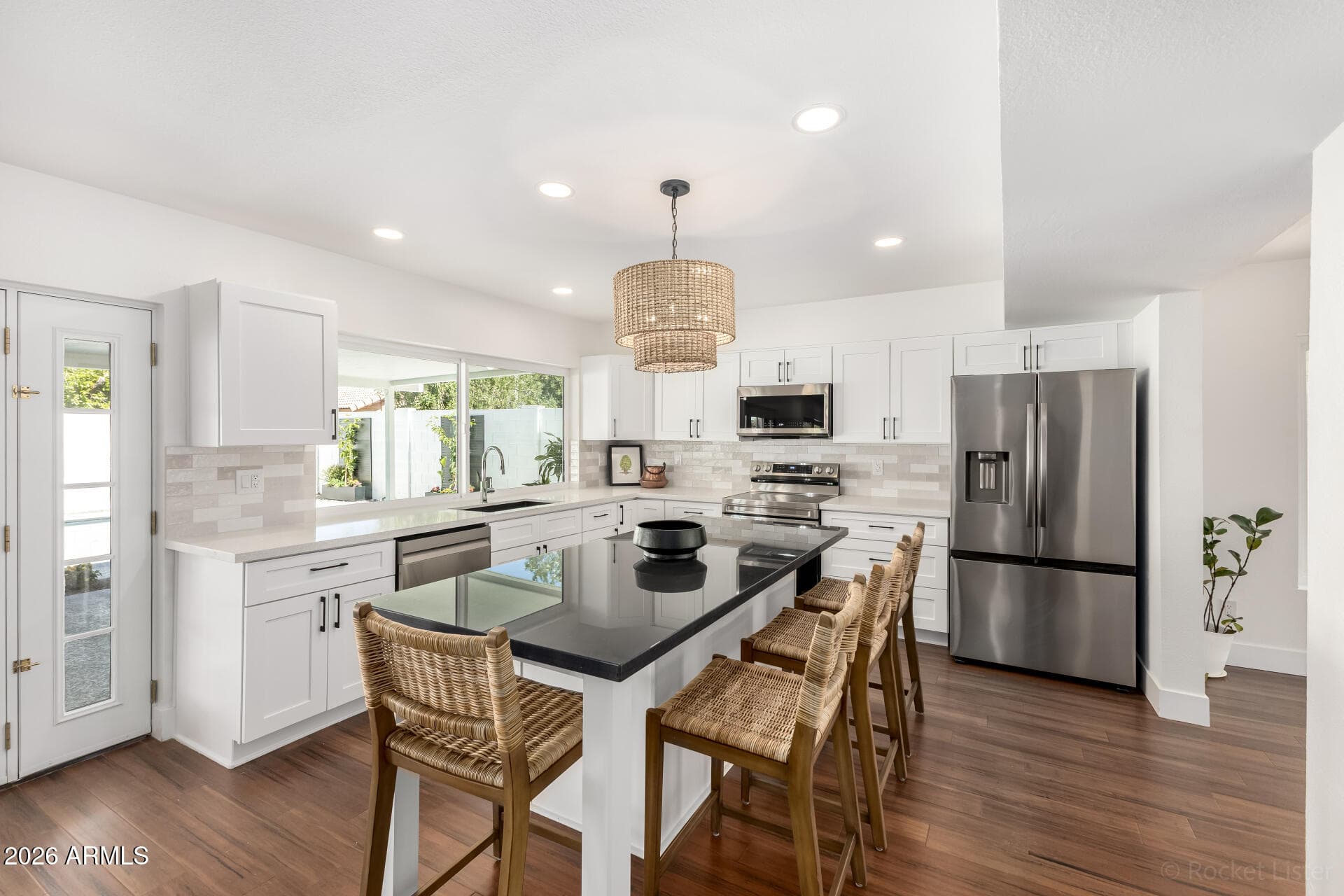 1546 E Windjammer Way — photo 1