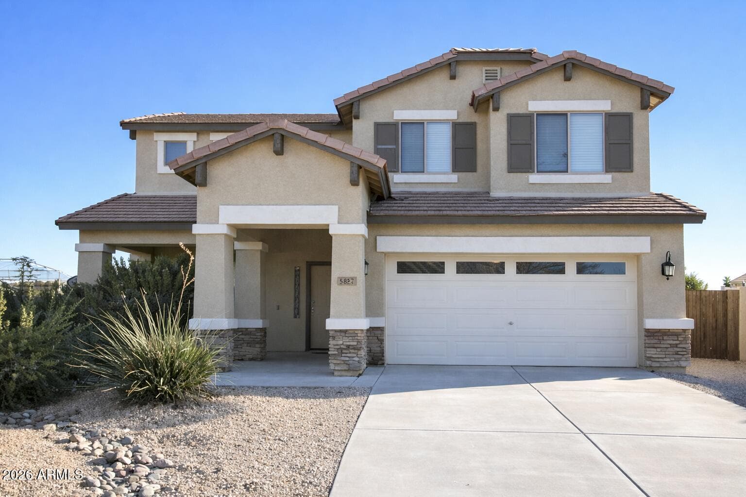 1487 E Angeline Ave — photo 1