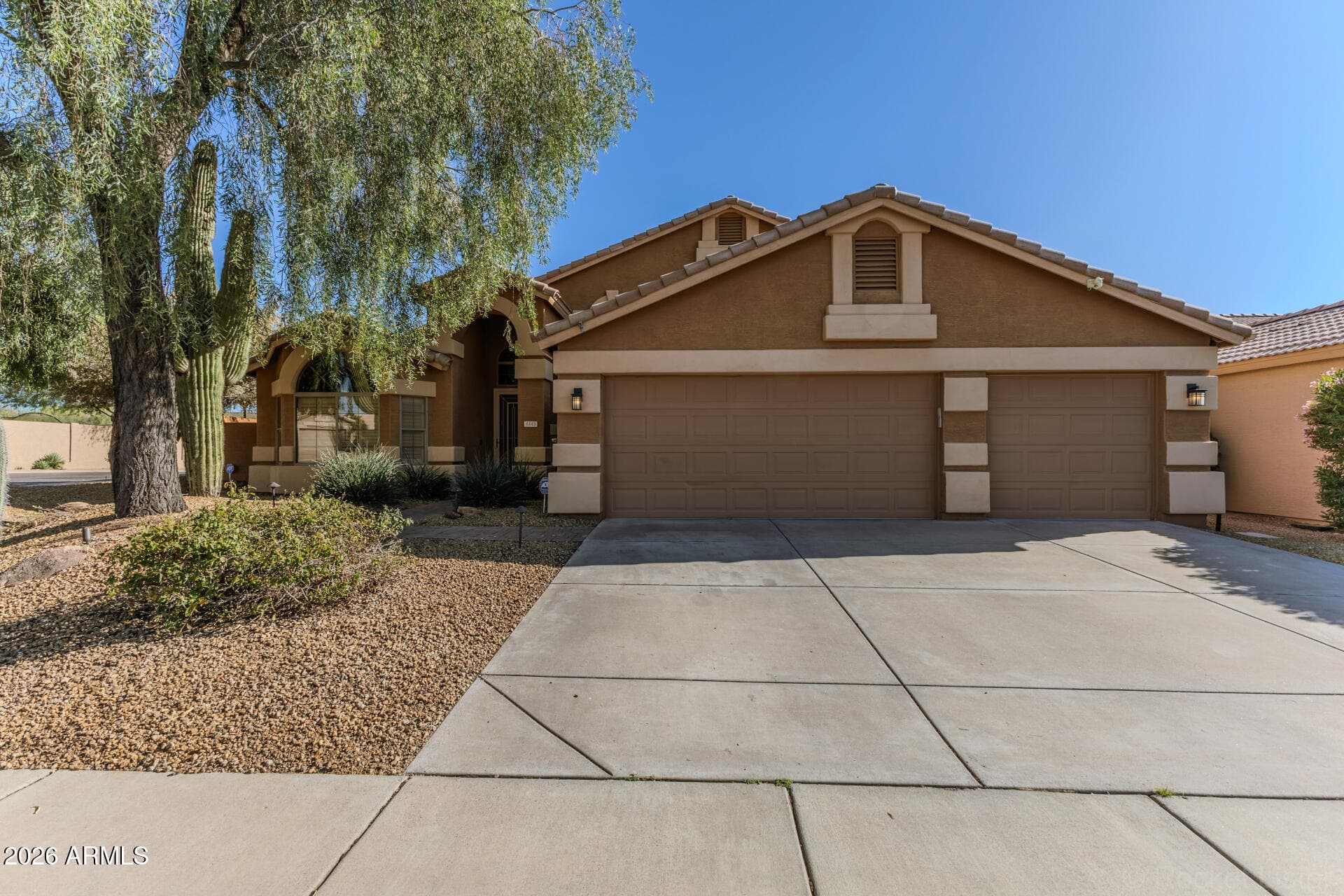 4443 E Morning Vista Ln — photo 2