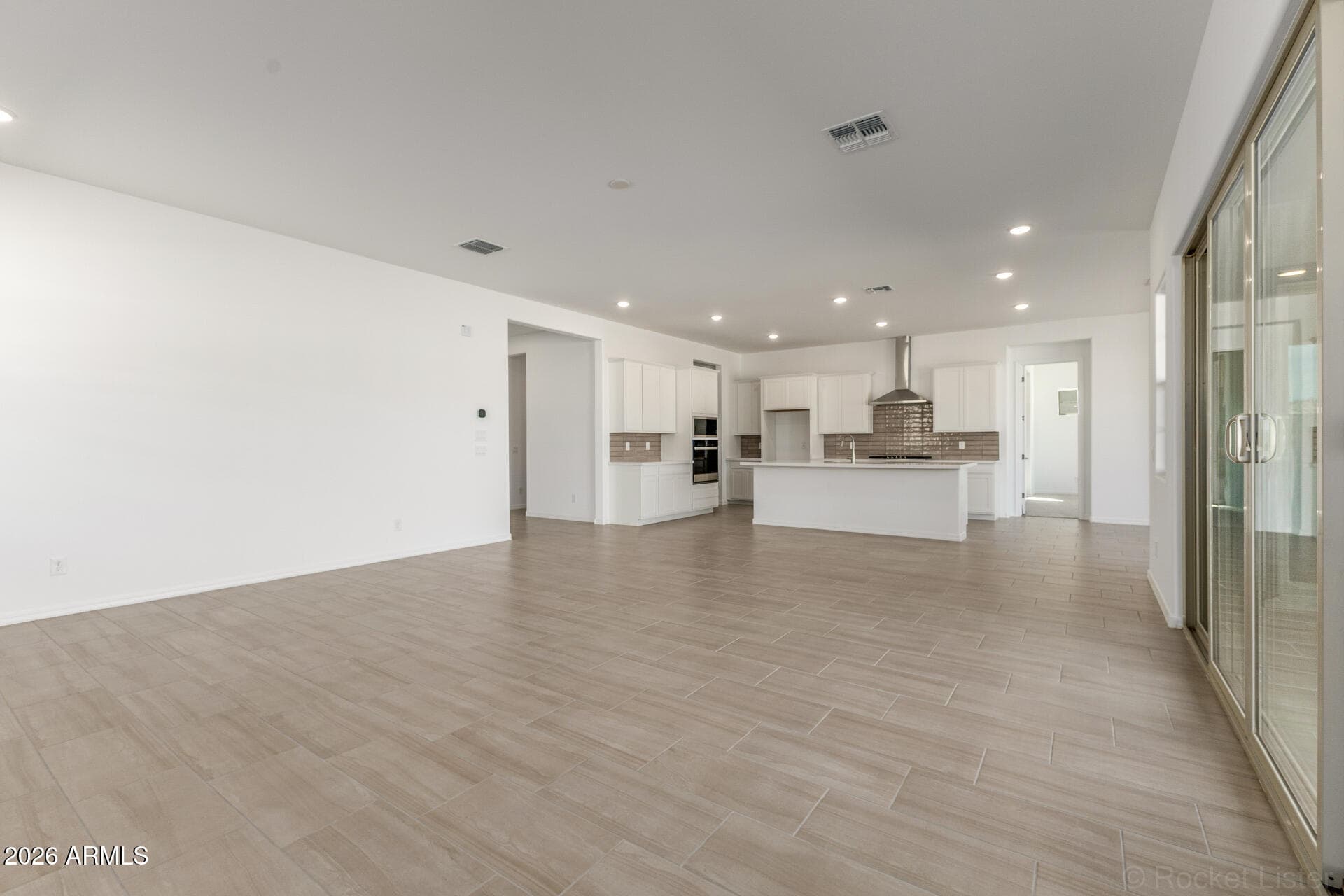 22658 E Diana Way — photo 2