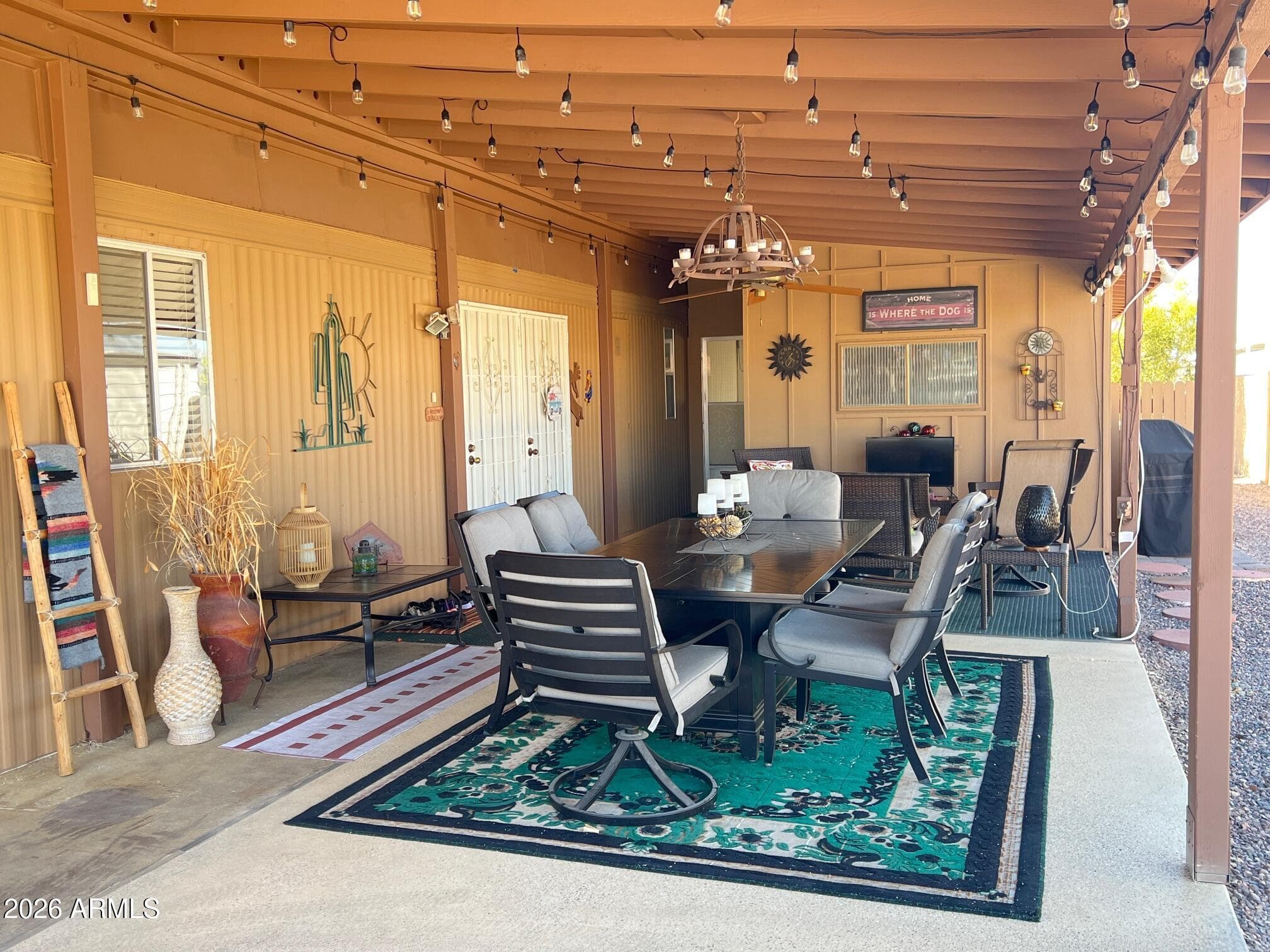 2260 N Floyd Dr — photo 1