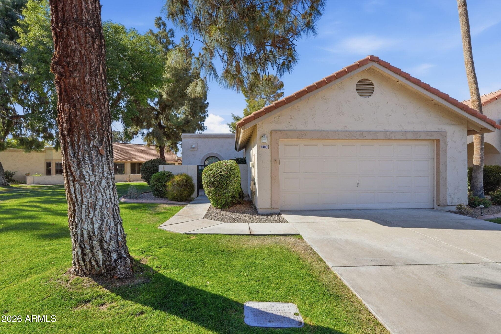 9408 W MORROW DR - Photo 1