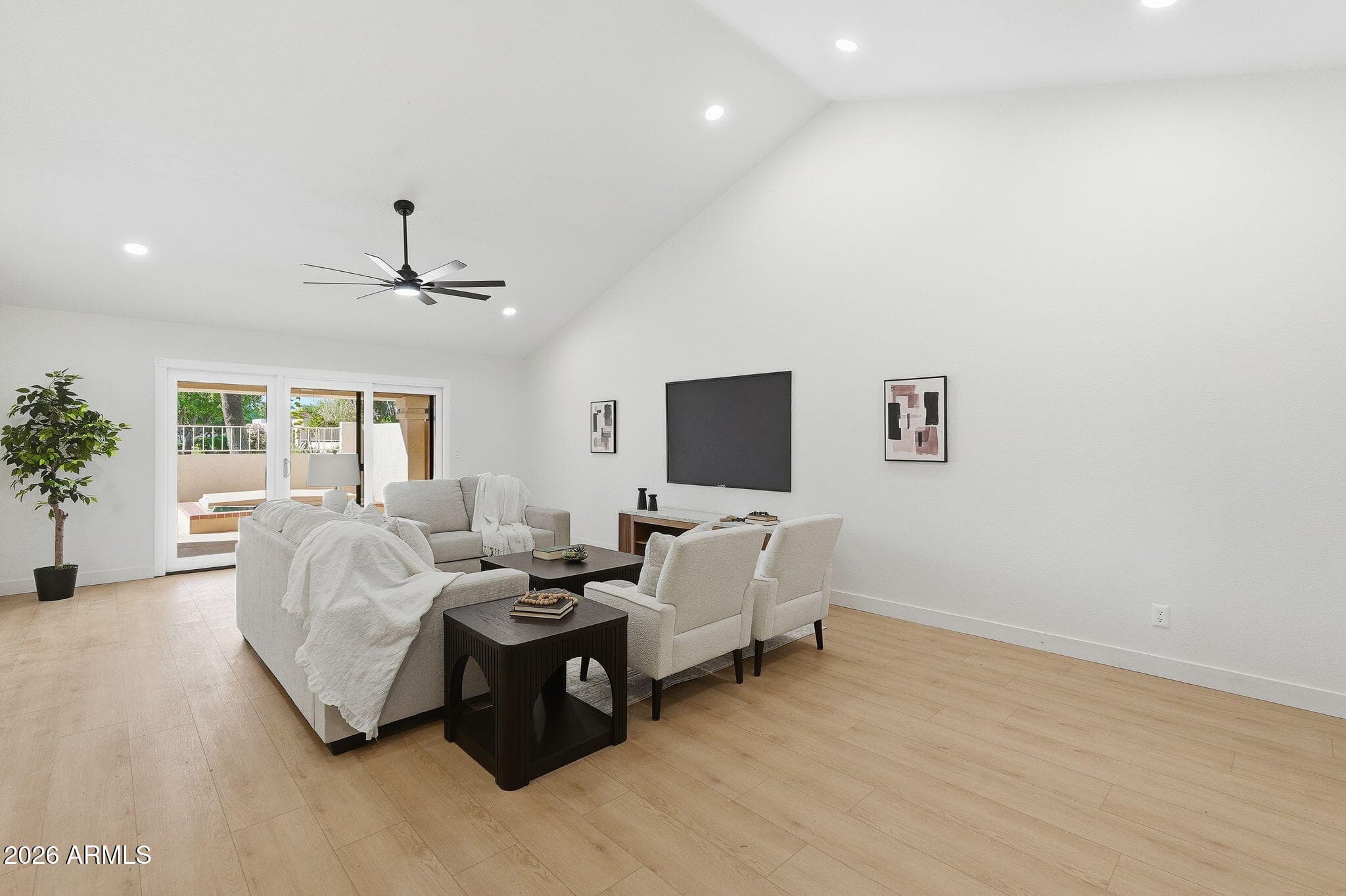 9408 W MORROW DR - Photo 4