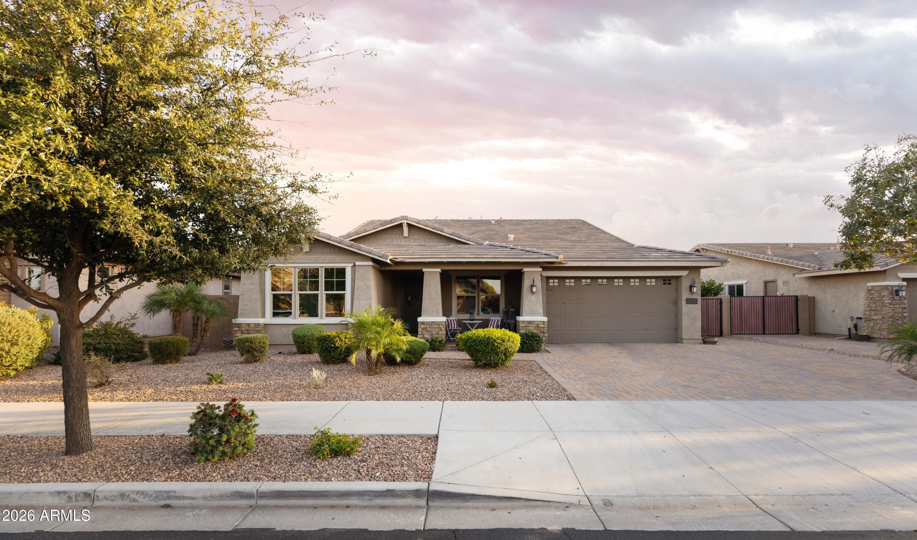 22121 E Russet Rd — photo 1