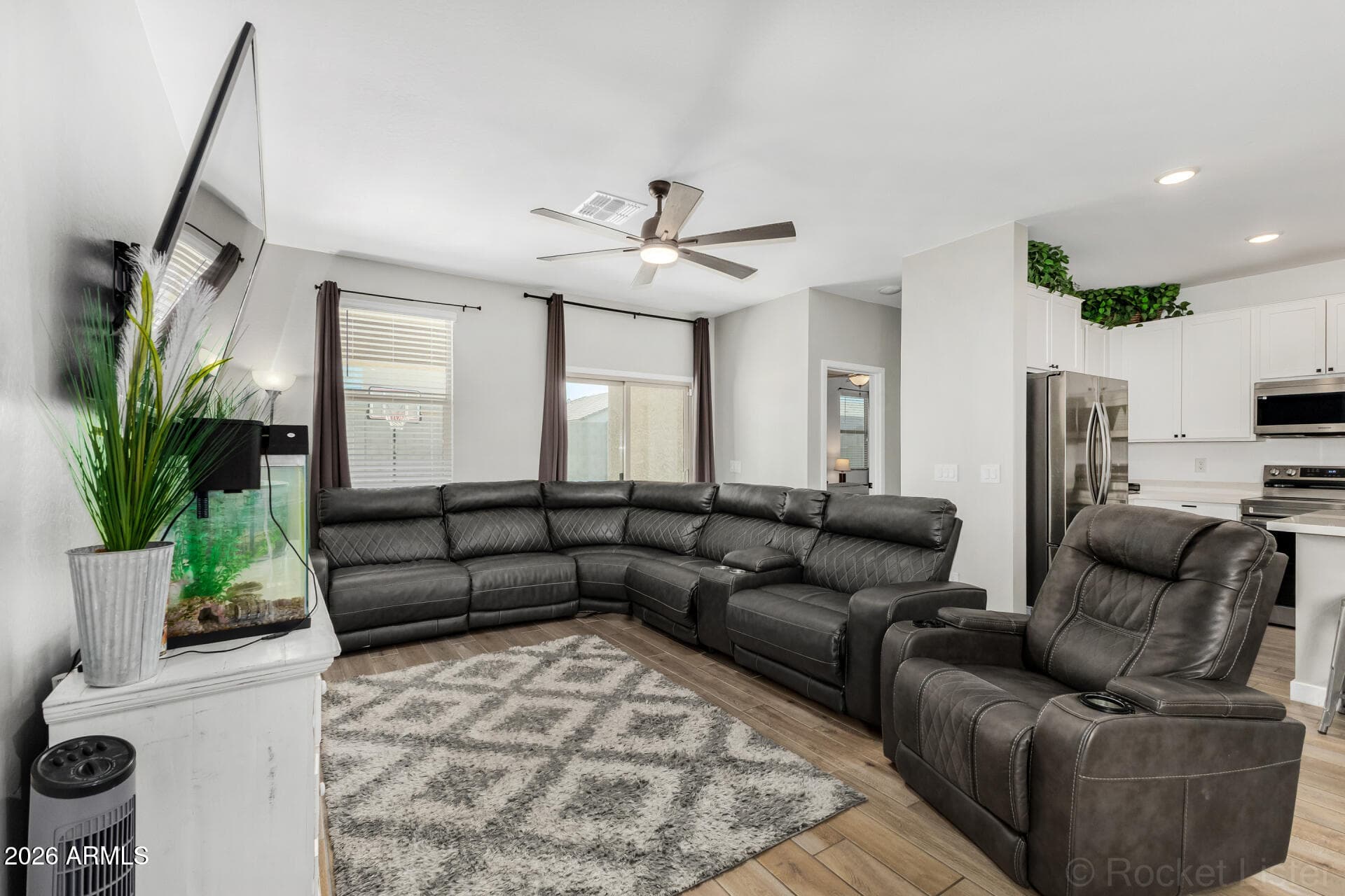 4307 S 105th Ln — photo 1